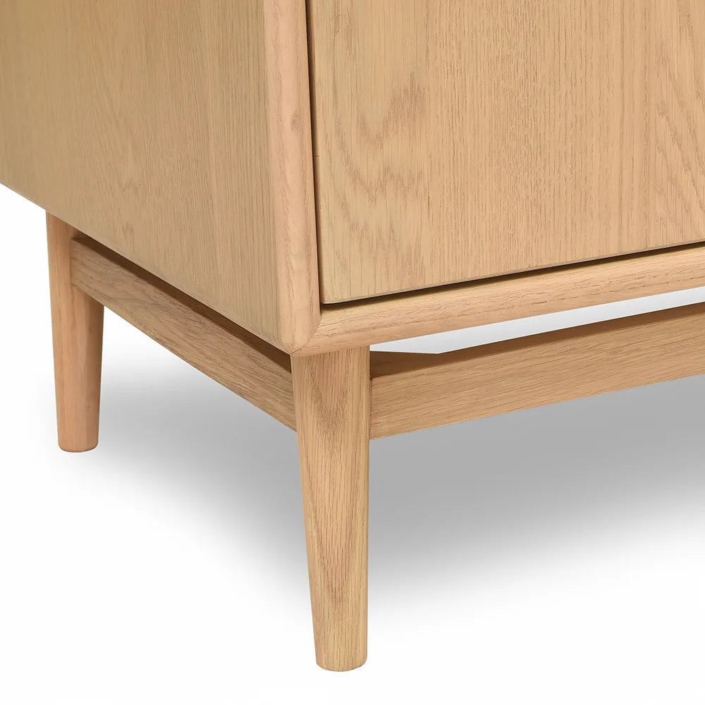 WINSON LIGHT OAK
Sideboard Quality Furniture Clearance Ltd