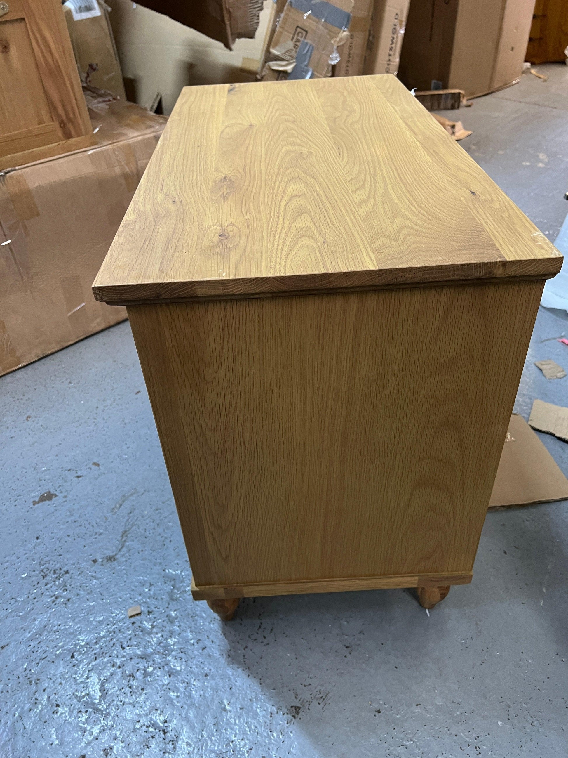 Set Of 2 ELKSTONE MELLOW OAK
Large 3 Drawer Bedside Quality Furniture Clearance Ltd