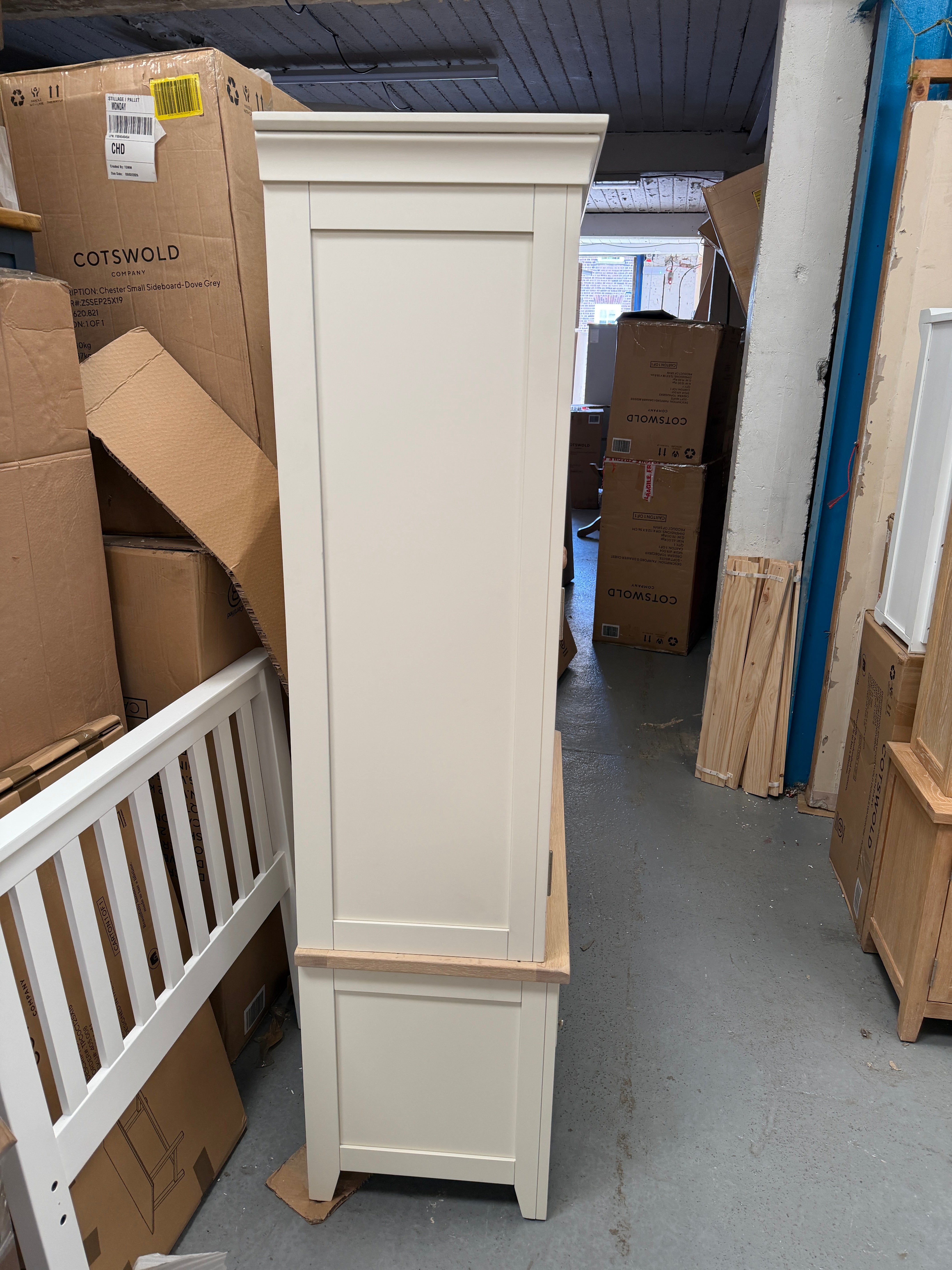 CHESTER CLASSIC CREAM
Double Larder Quality Furniture Clearance Ltd
