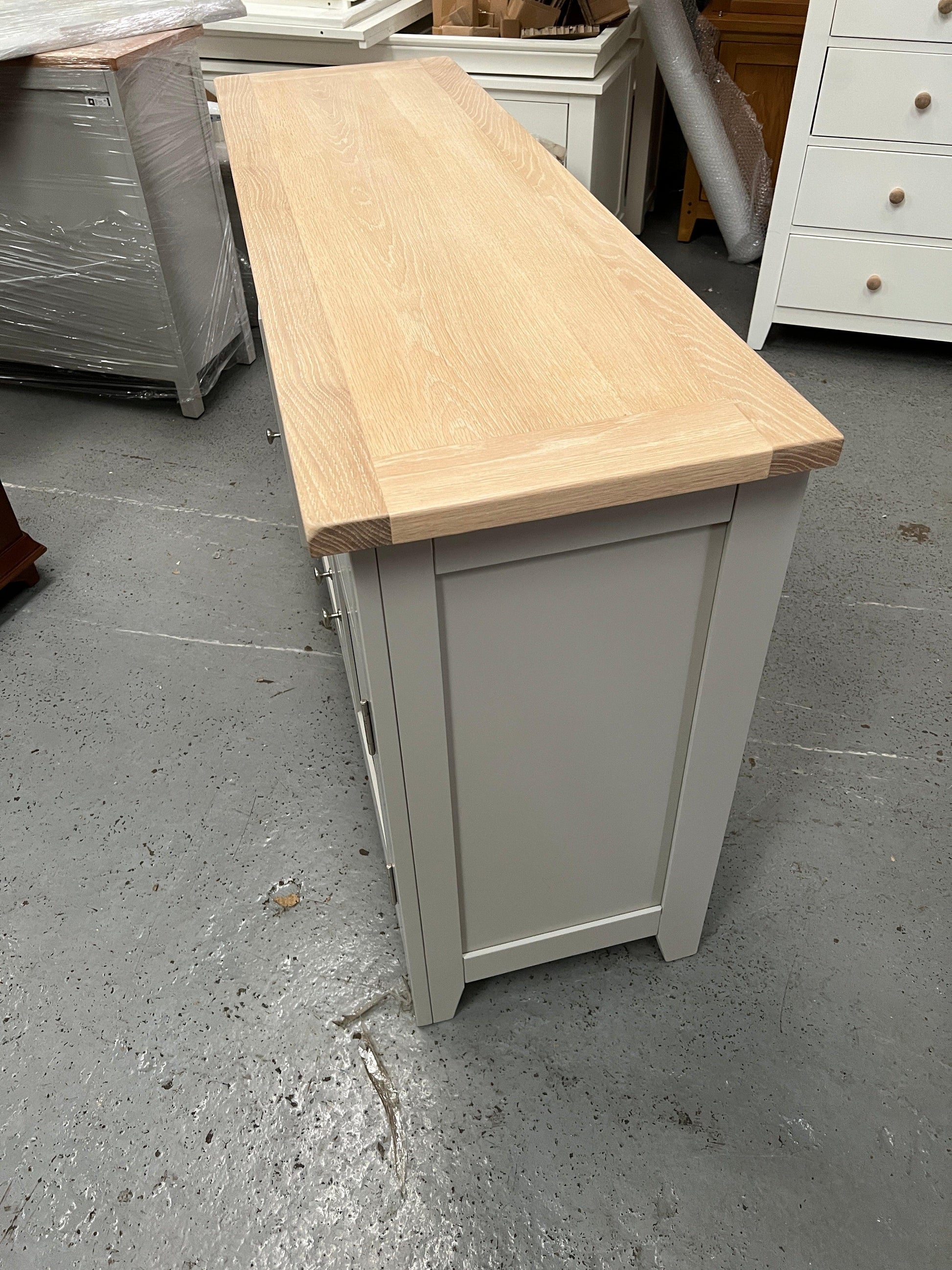 CHESTER DOVE GREY
Large Sideboard Quality Furniture Clearance Ltd