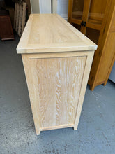 Load image into Gallery viewer, INGLESHAM WHITEWASH OAK 10 Drawer Chest Quality Furniture Clearance Ltd
