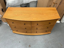 Load image into Gallery viewer, WINCHCOMBE OILED OAK
Low and Wide 6 Drawer Chest Quality Furniture Clearance Ltd
