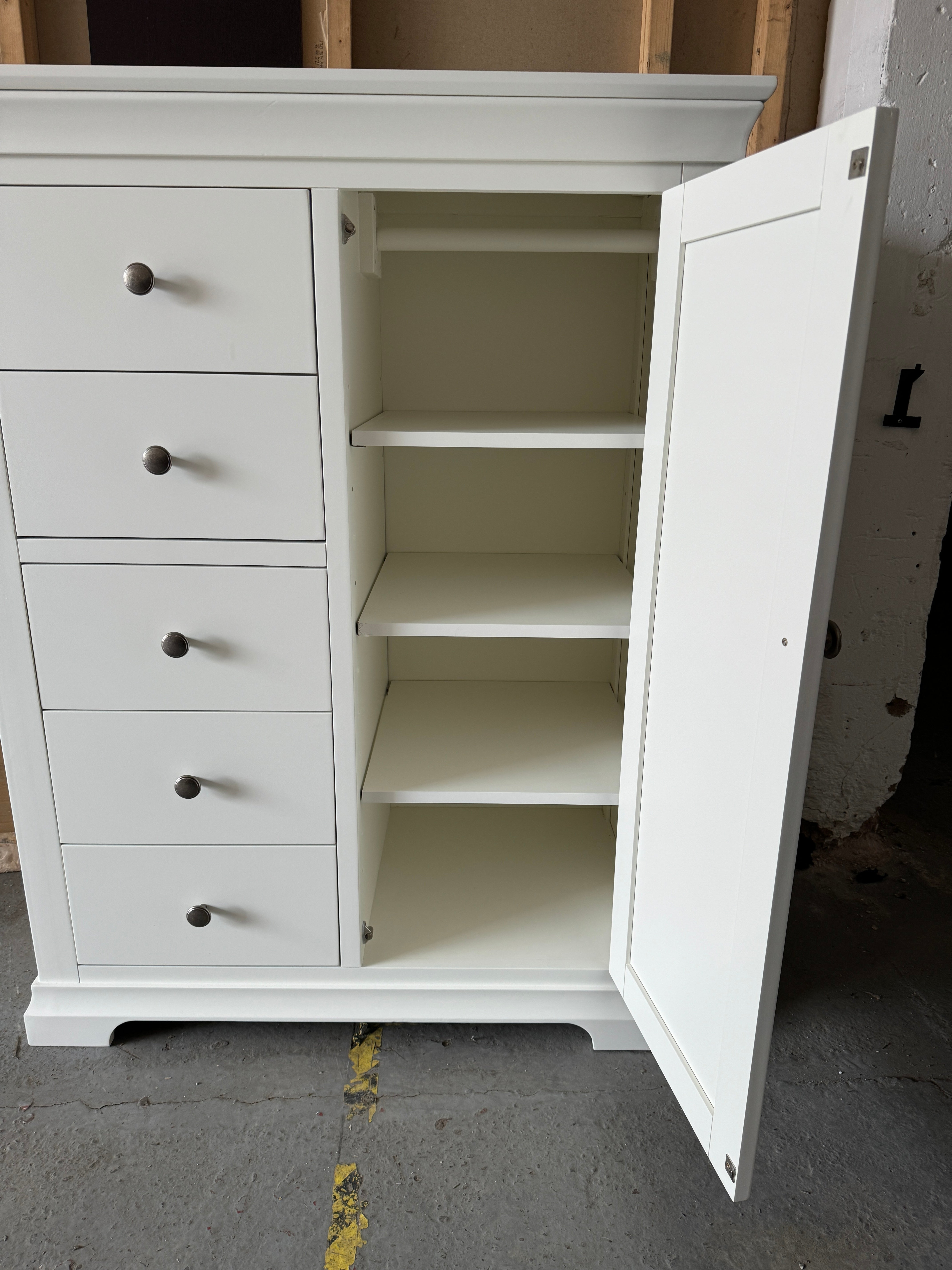 CHANTILLY WARM WHITE
Combination Wardrobe Quality Furniture Clearance Ltd