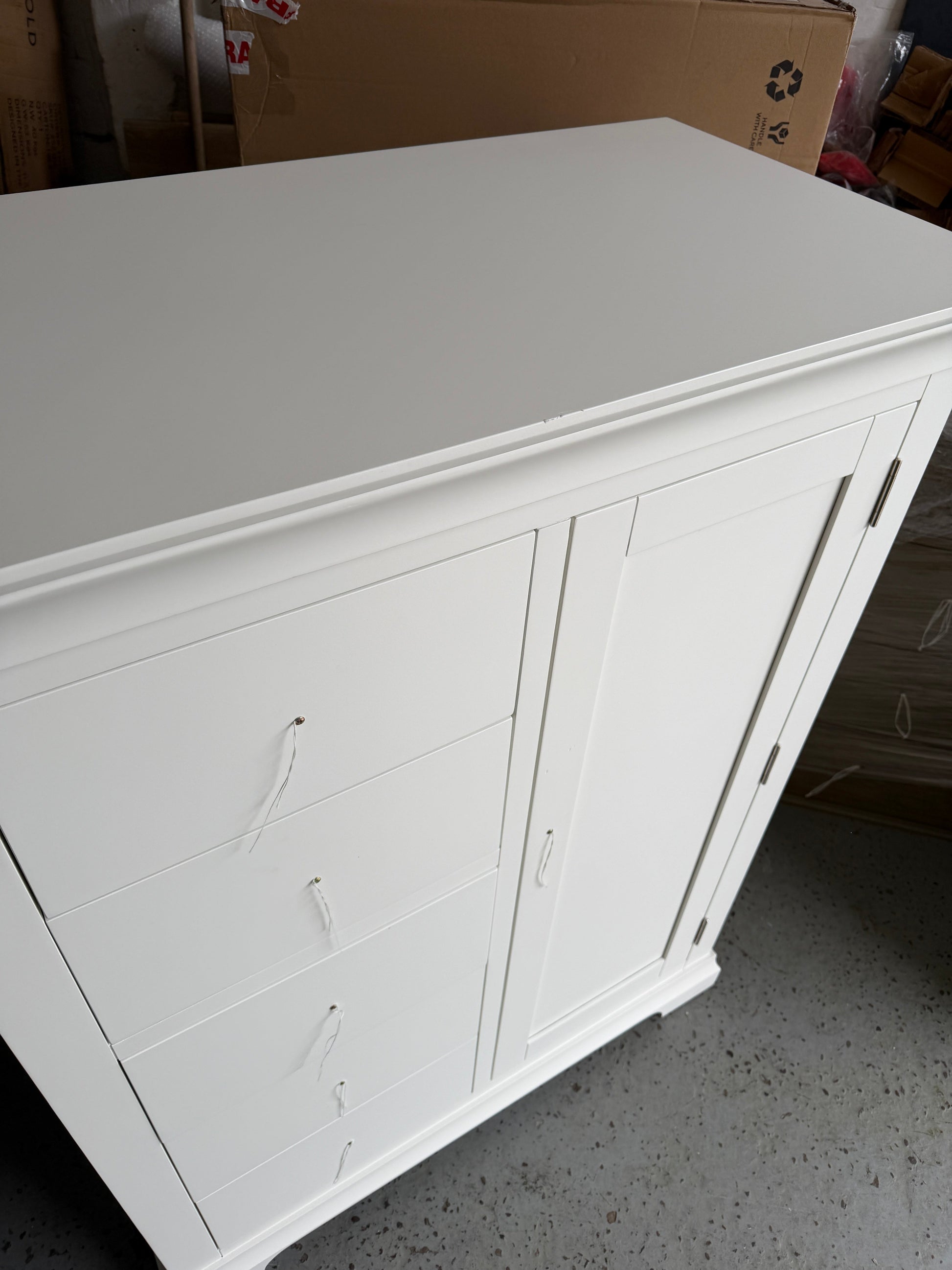CHANTILLY WARM WHITE
Combination Wardrobe Quality Furniture Clearance Ltd