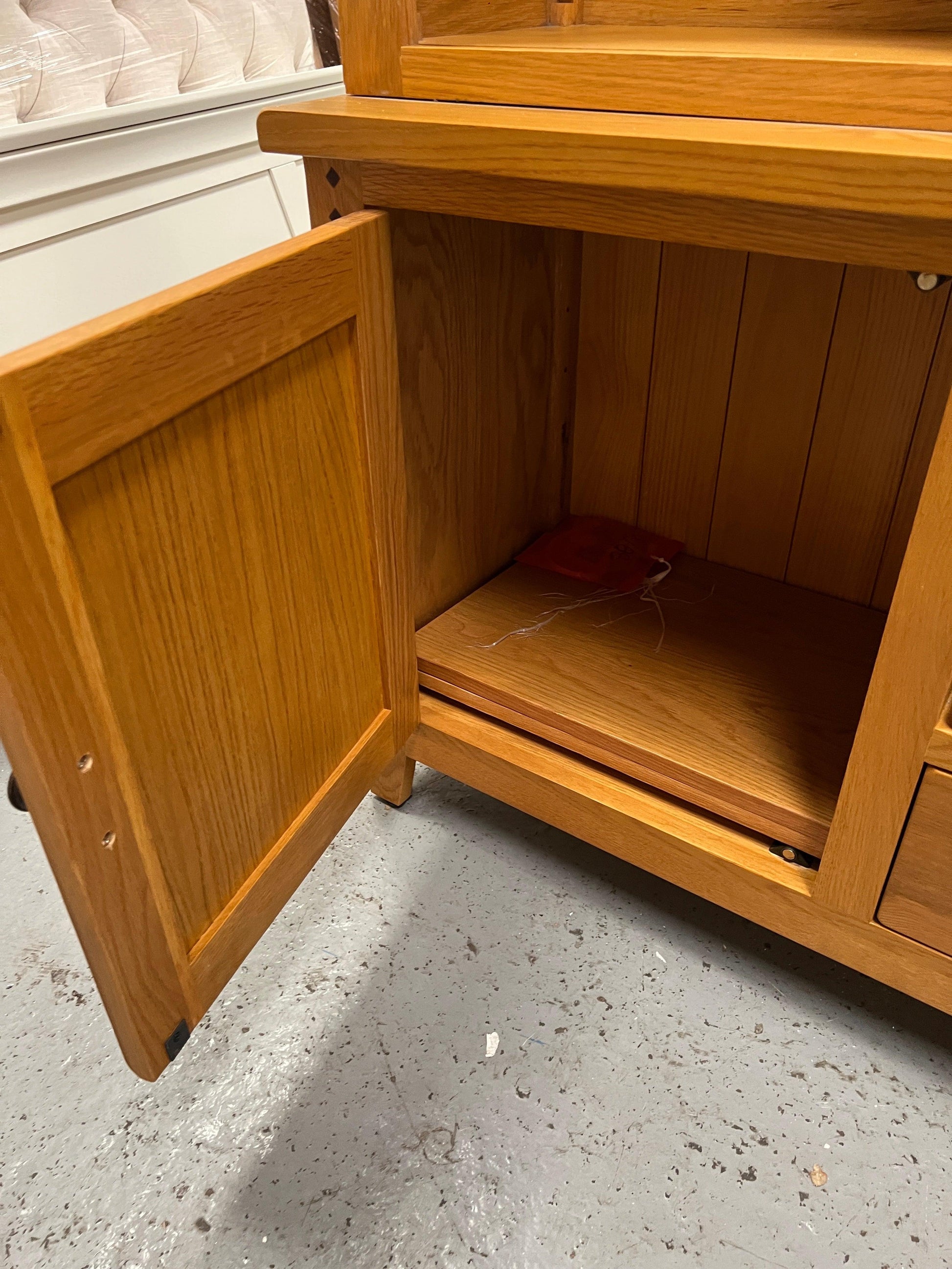 Oakland Rustic Oak TV and Media Storage Unit Quality Furniture Clearance Ltd