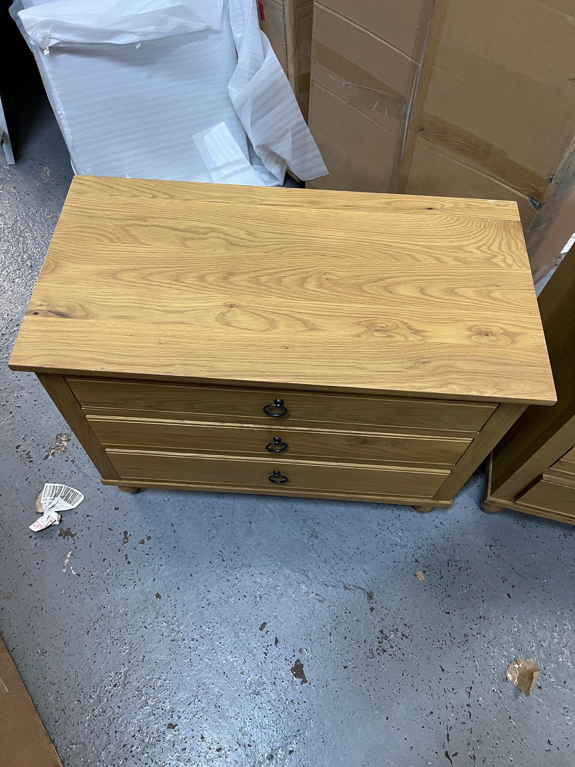 Set Of 2 ELKSTONE MELLOW OAK
Large 3 Drawer Bedside Quality Furniture Clearance Ltd