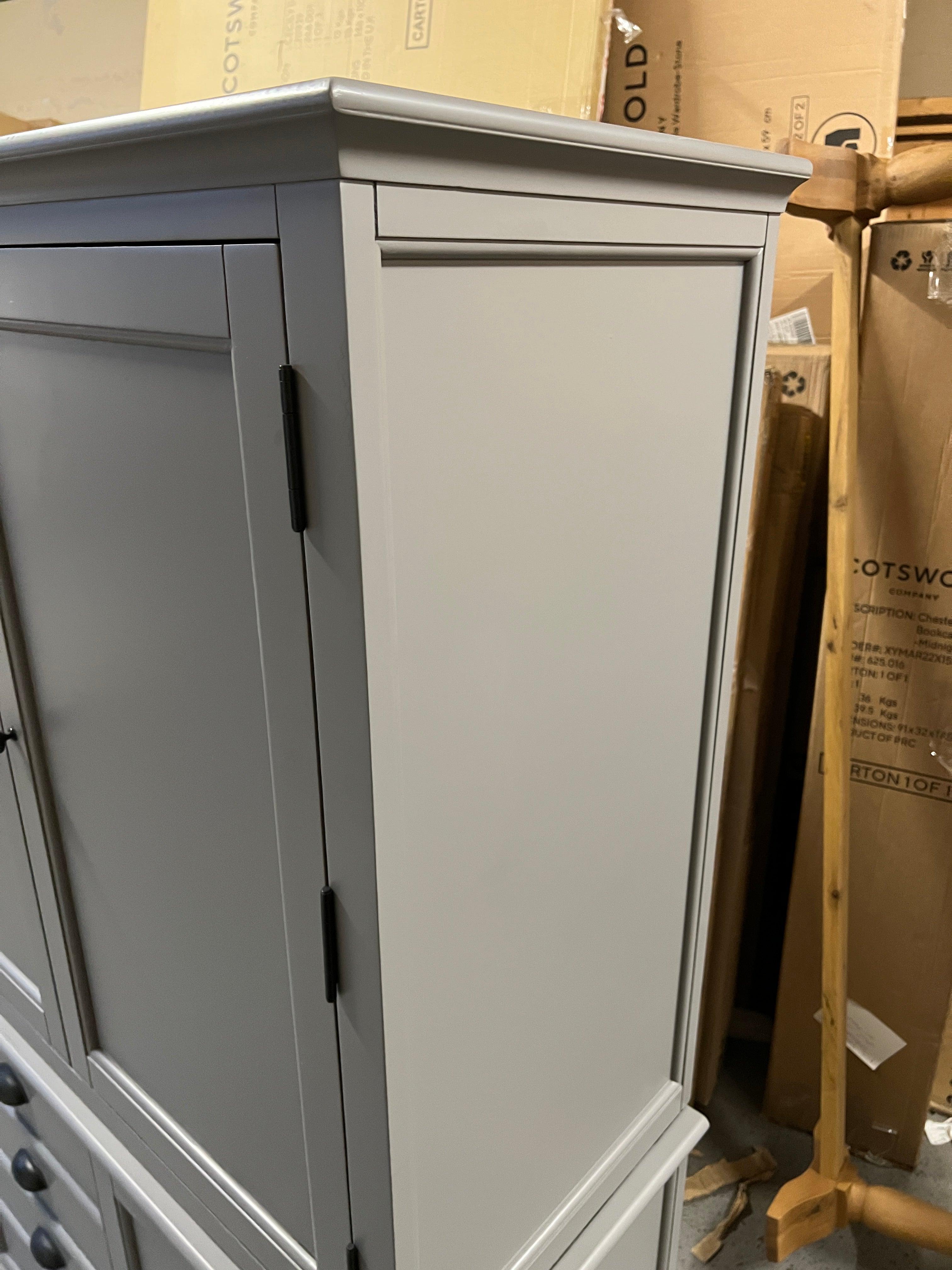 STOW FLINT GREY
Grand Triple Larder Quality Furniture Clearance Ltd