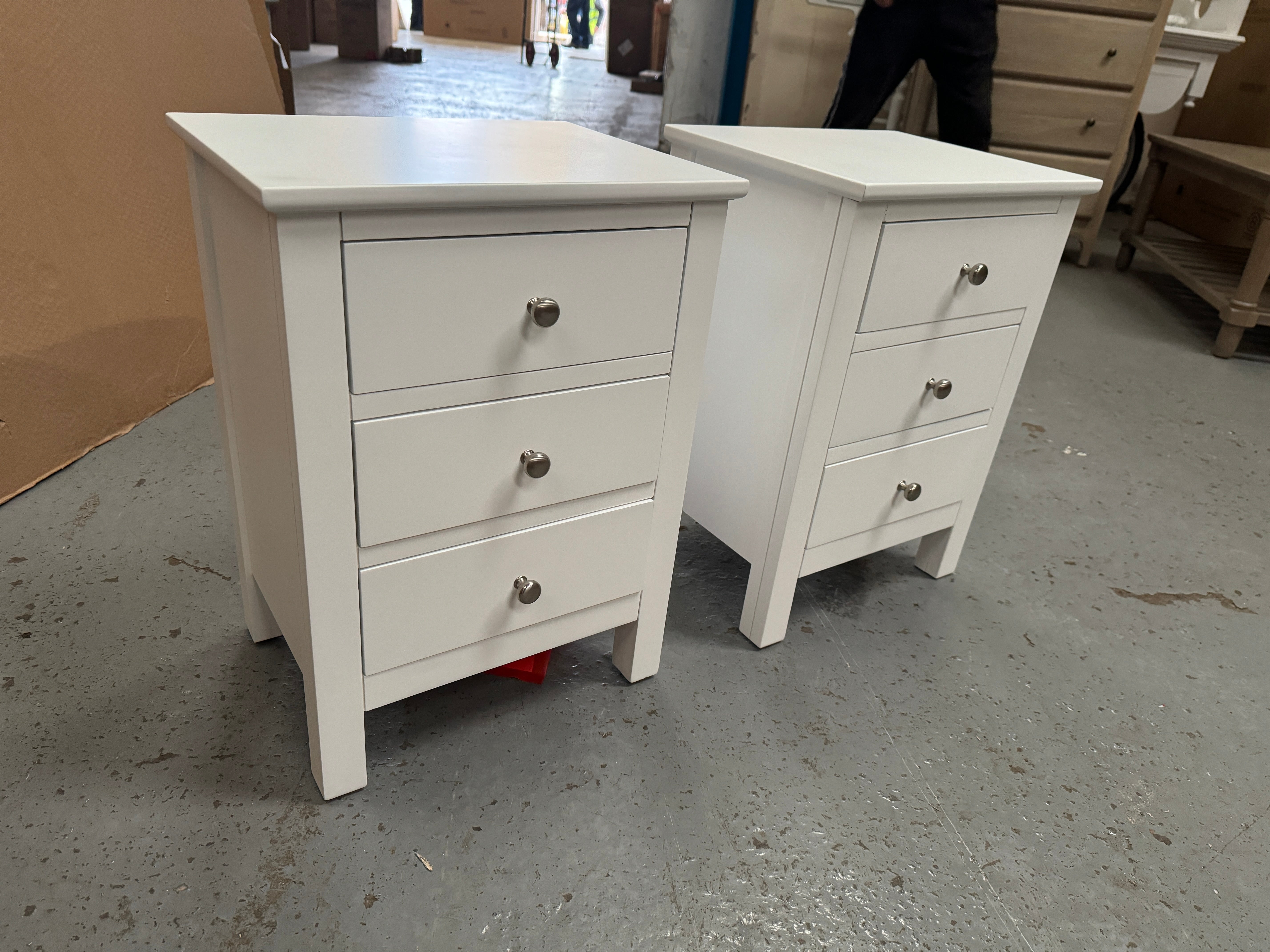 Set of two SIMPLY COTSWOLD PURE WHITE
3 Drawer Bedside Tables Quality Furniture Clearance Ltd
