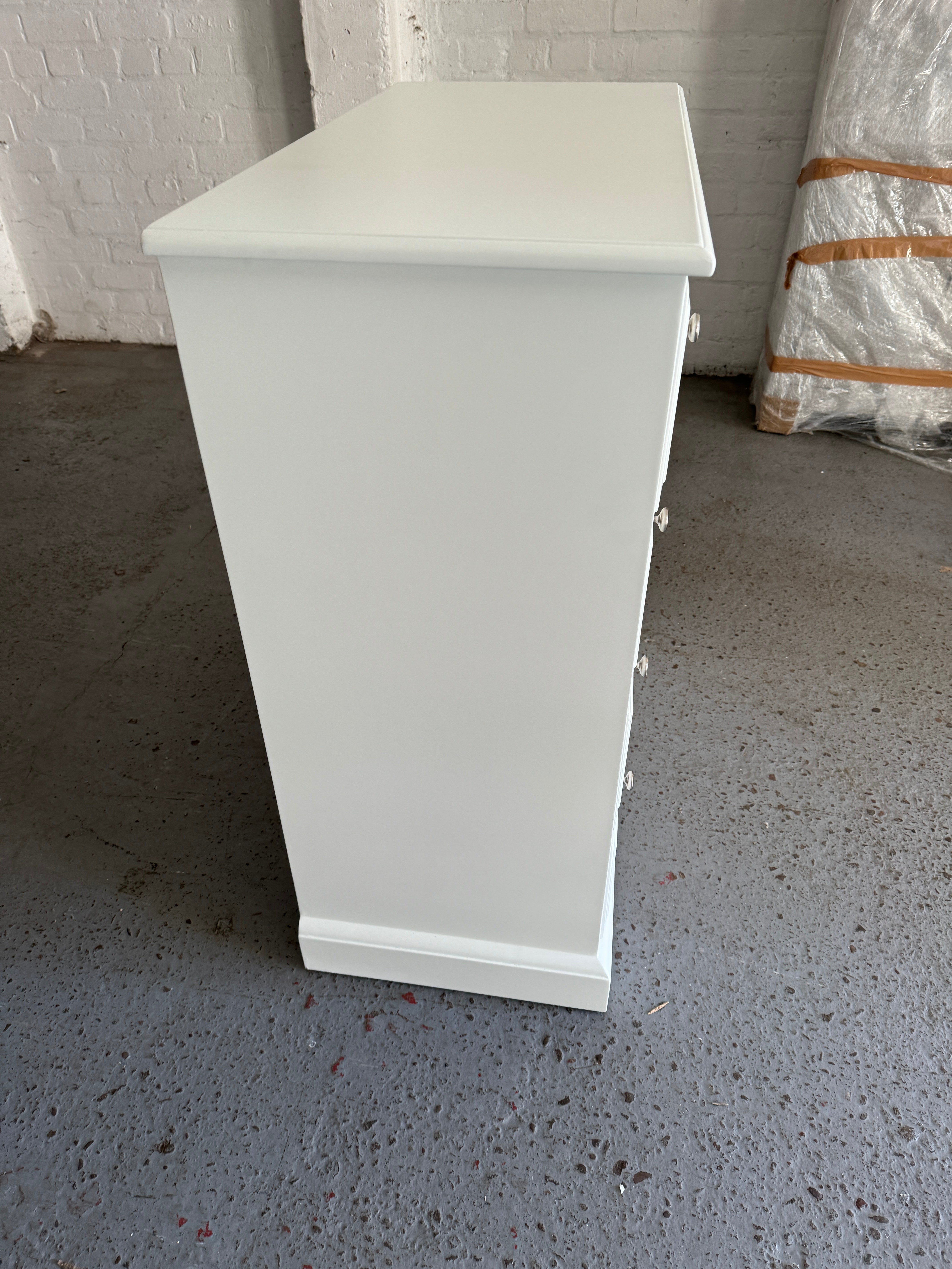 PENSHAM PURE WHITE
5 Drawer Chest