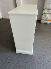Load image into Gallery viewer, PENSHAM PURE WHITE
5 Drawer Chest
