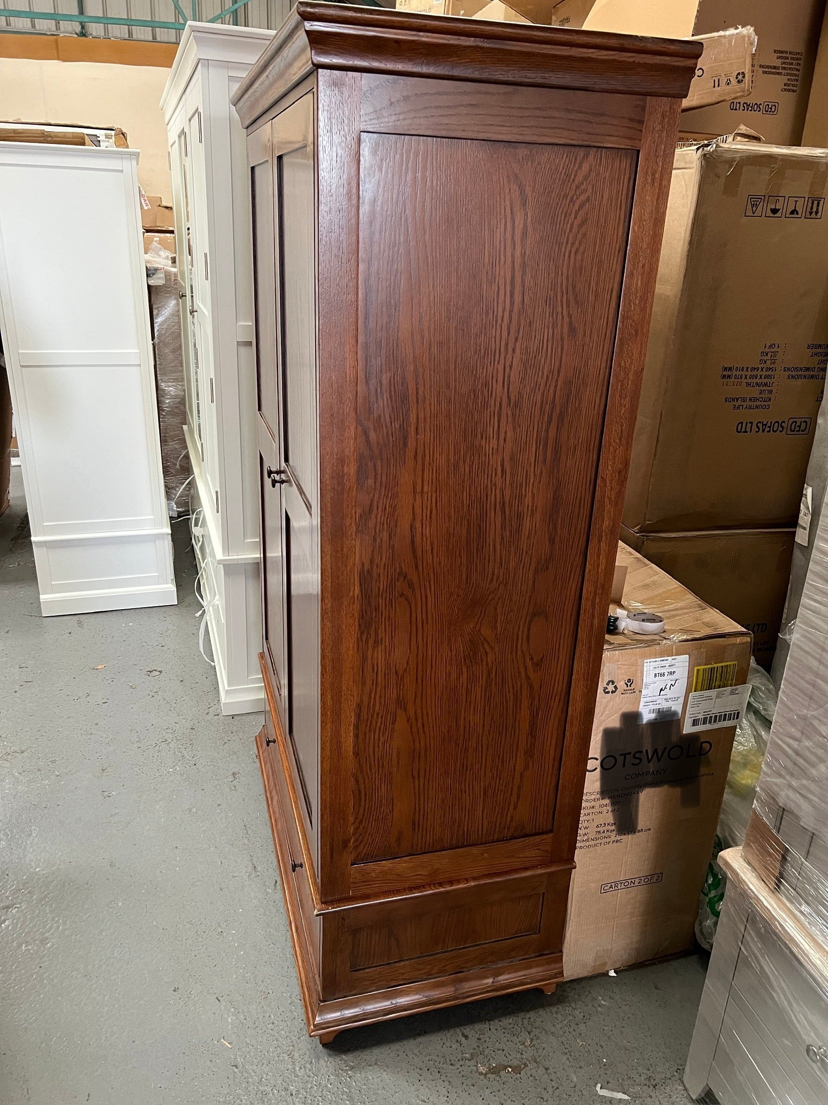 WINCHCOMBE DARK OAK
Double Wardrobe Quality Furniture Clearance Ltd