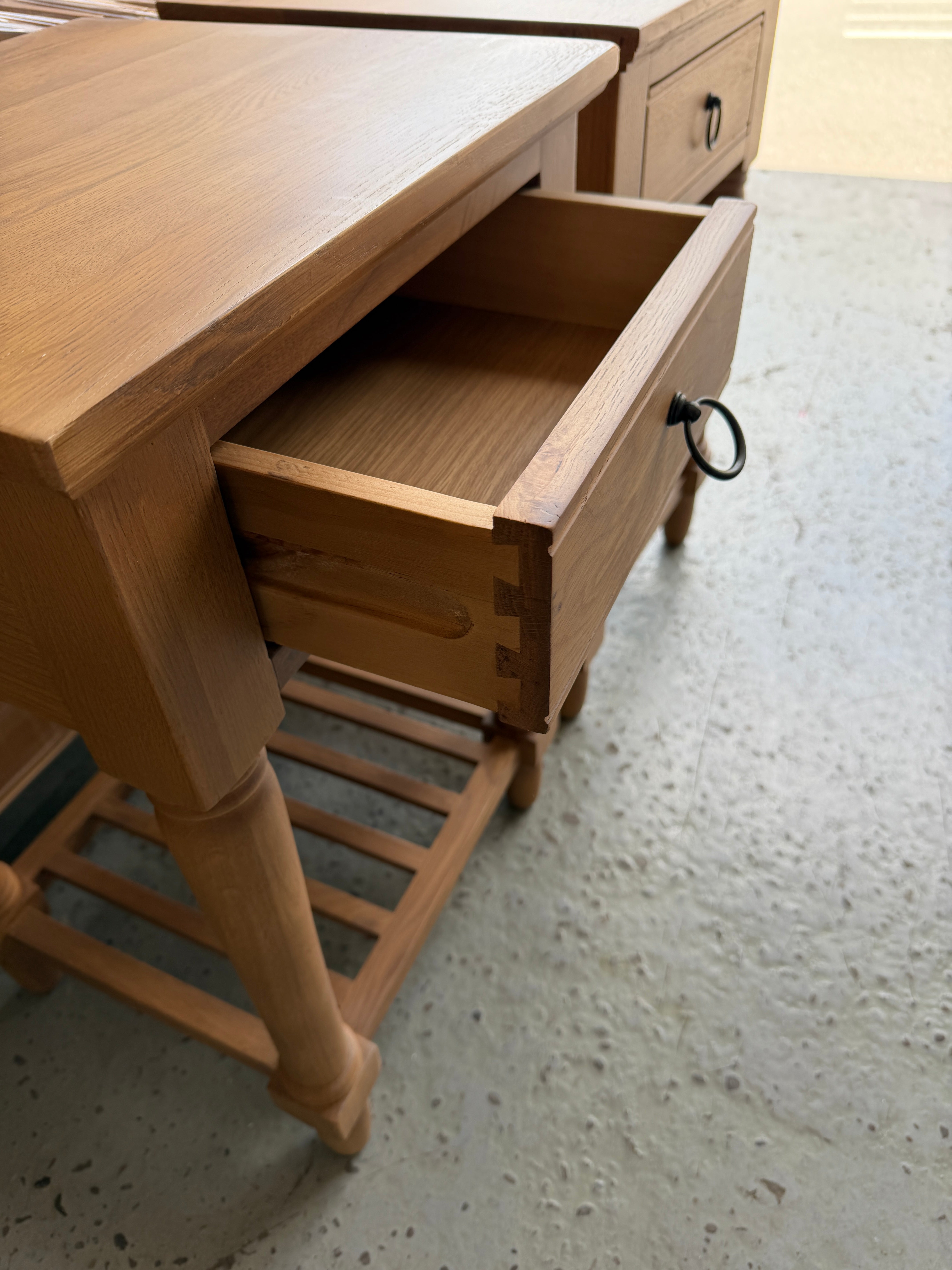 ELKSTONE MELLOW OAK
1 Drawer Bedside Table - set of 2 Quality Furniture Clearance Ltd