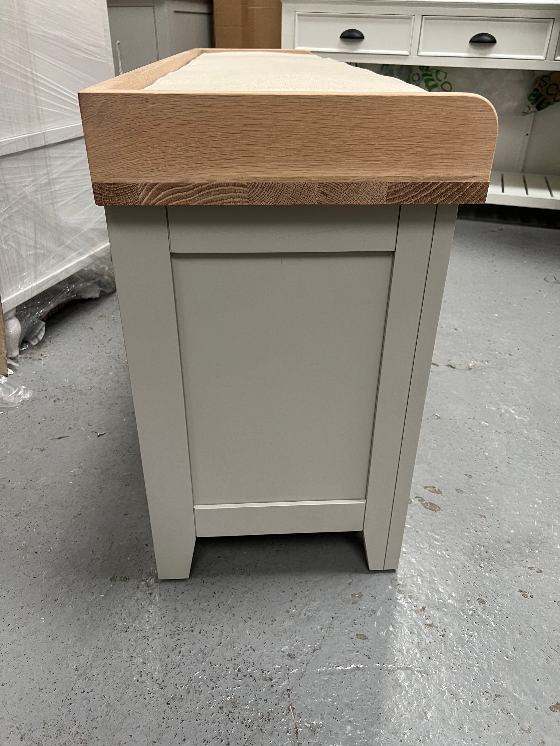 CHESTER DOVE GREY
Large Open Shoe Bench Quality Furniture Clearance Ltd
