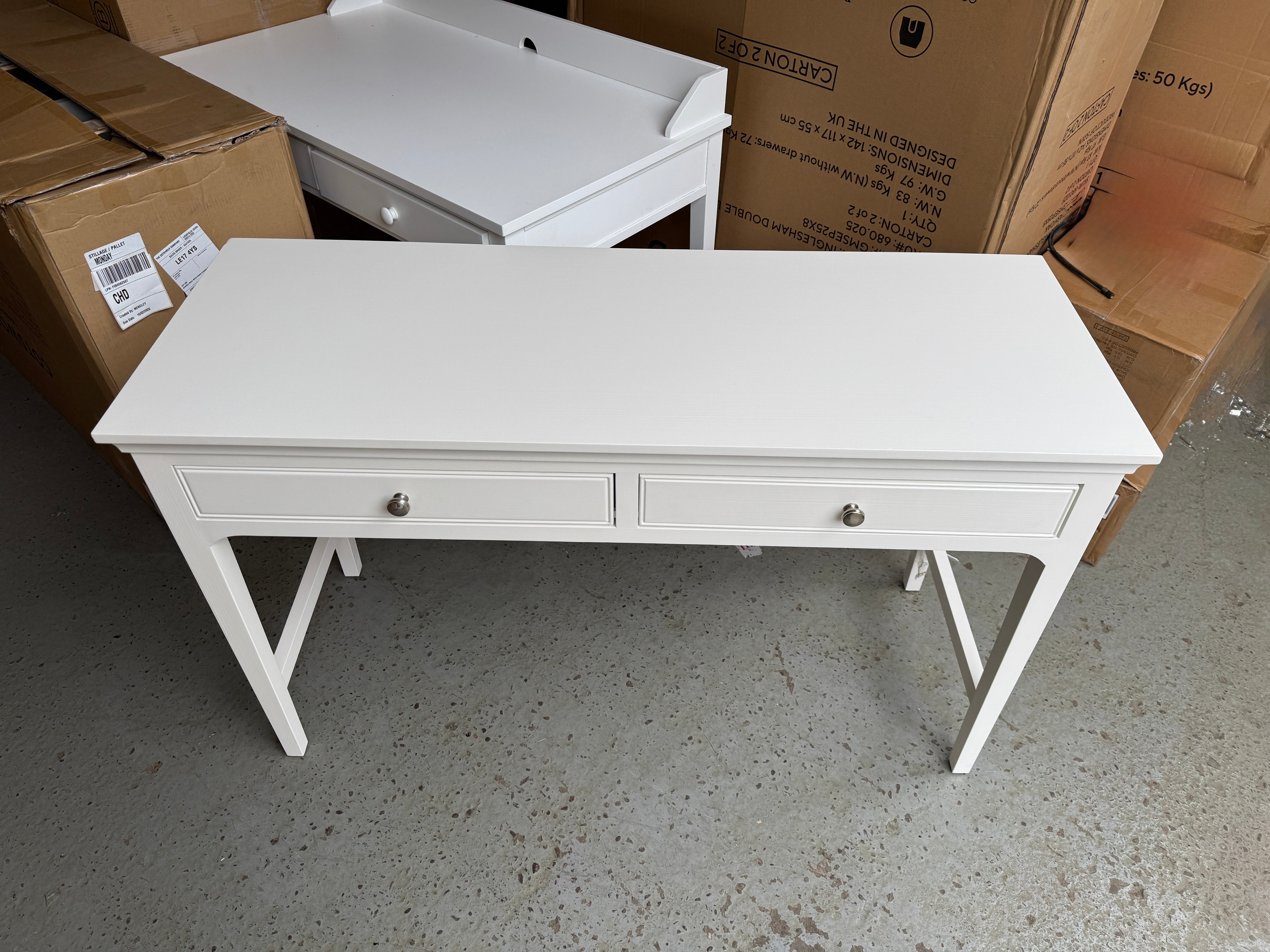 FAIRFORD SOFT WHITE
Dressing Table Quality Furniture Clearance Ltd