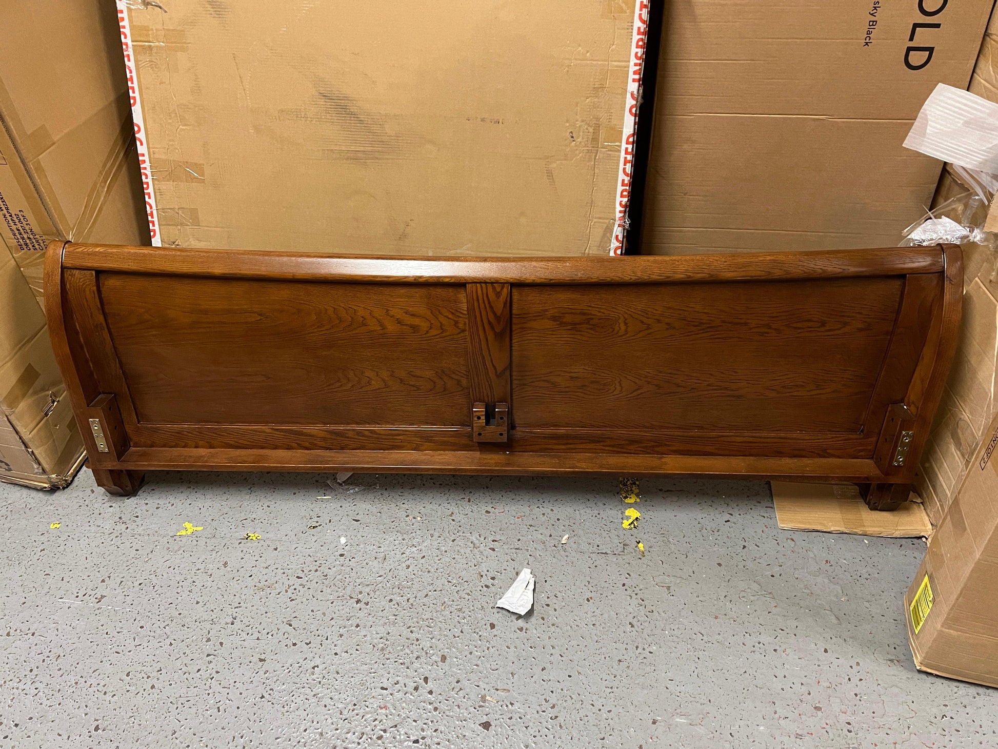 WINCHCOMBE DARK OAK
NEW 6ft Super King Sleigh Bed Quality Furniture Clearance Ltd
