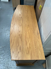 Load image into Gallery viewer, WINCHCOMBE OILED OAK
Low and Wide 6 Drawer Chest Quality Furniture Clearance Ltd
