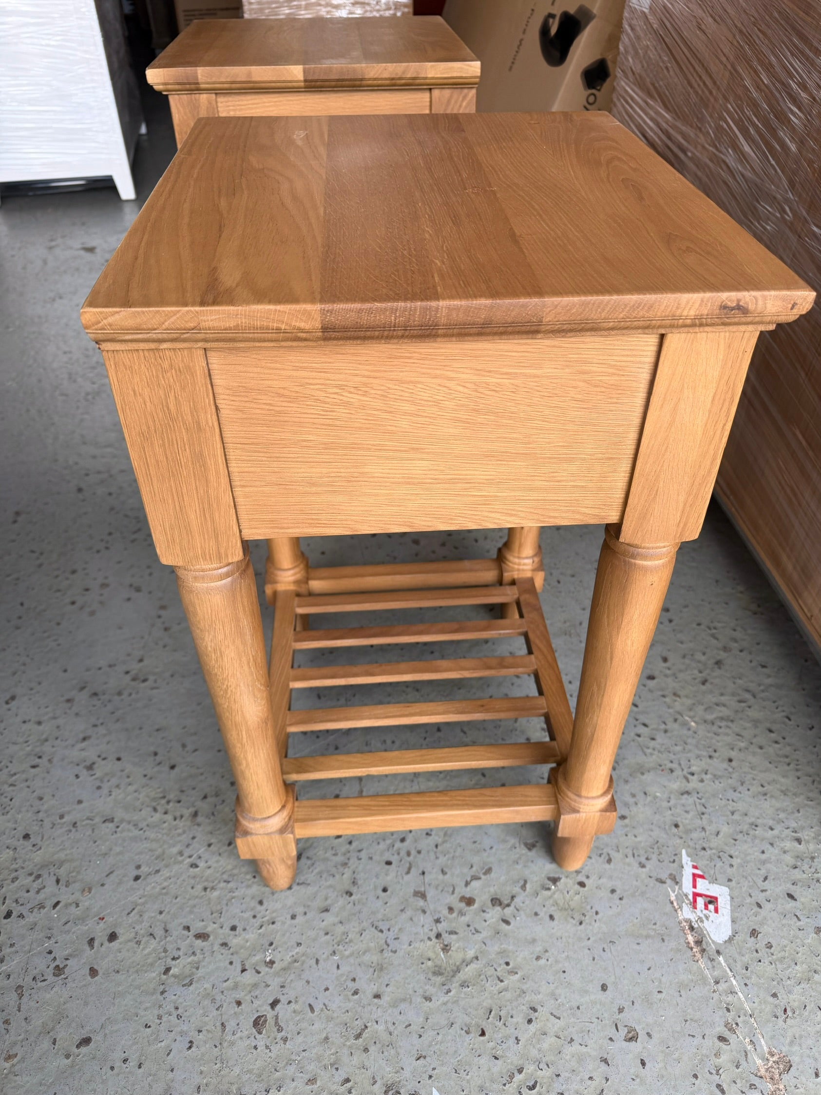 ELKSTONE MELLOW OAK
1 Drawer Bedside Table - set of 2 Quality Furniture Clearance Ltd