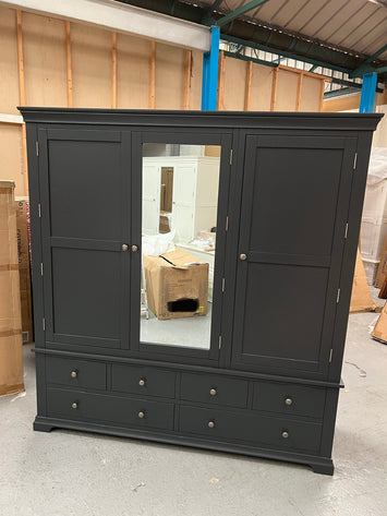 CHANTILLY DUSKY BLACK Grand Triple Wardrobe Quality Furniture Clearance Ltd