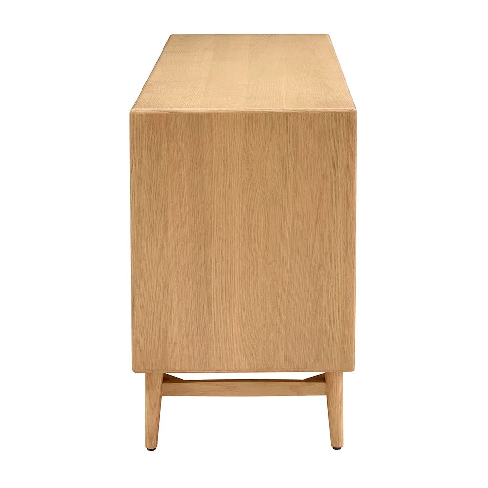 WINSON LIGHT OAK
Sideboard Quality Furniture Clearance Ltd