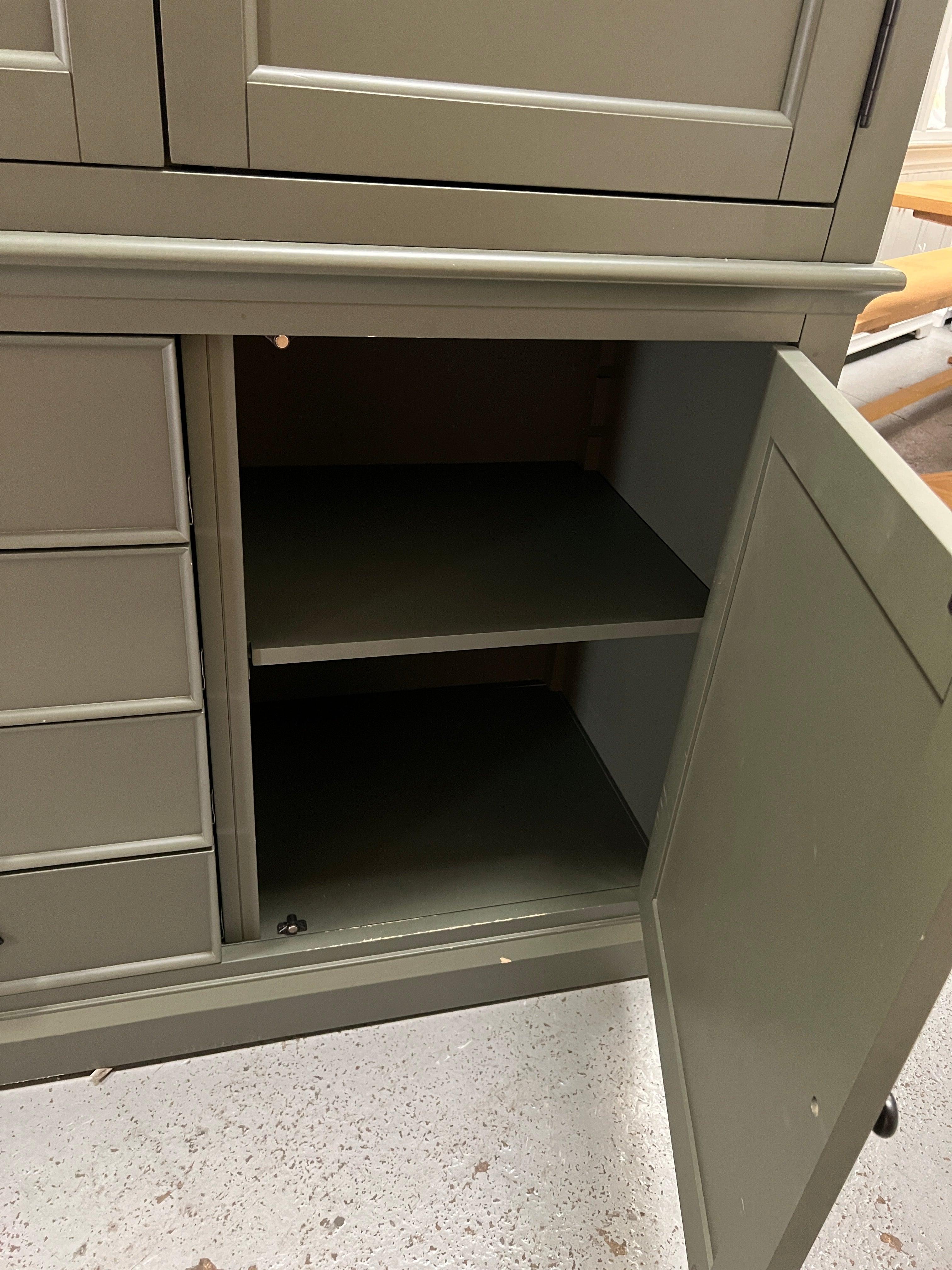 STOW FOREST GREEN
Grand Triple Larder Quality Furniture Clearance Ltd