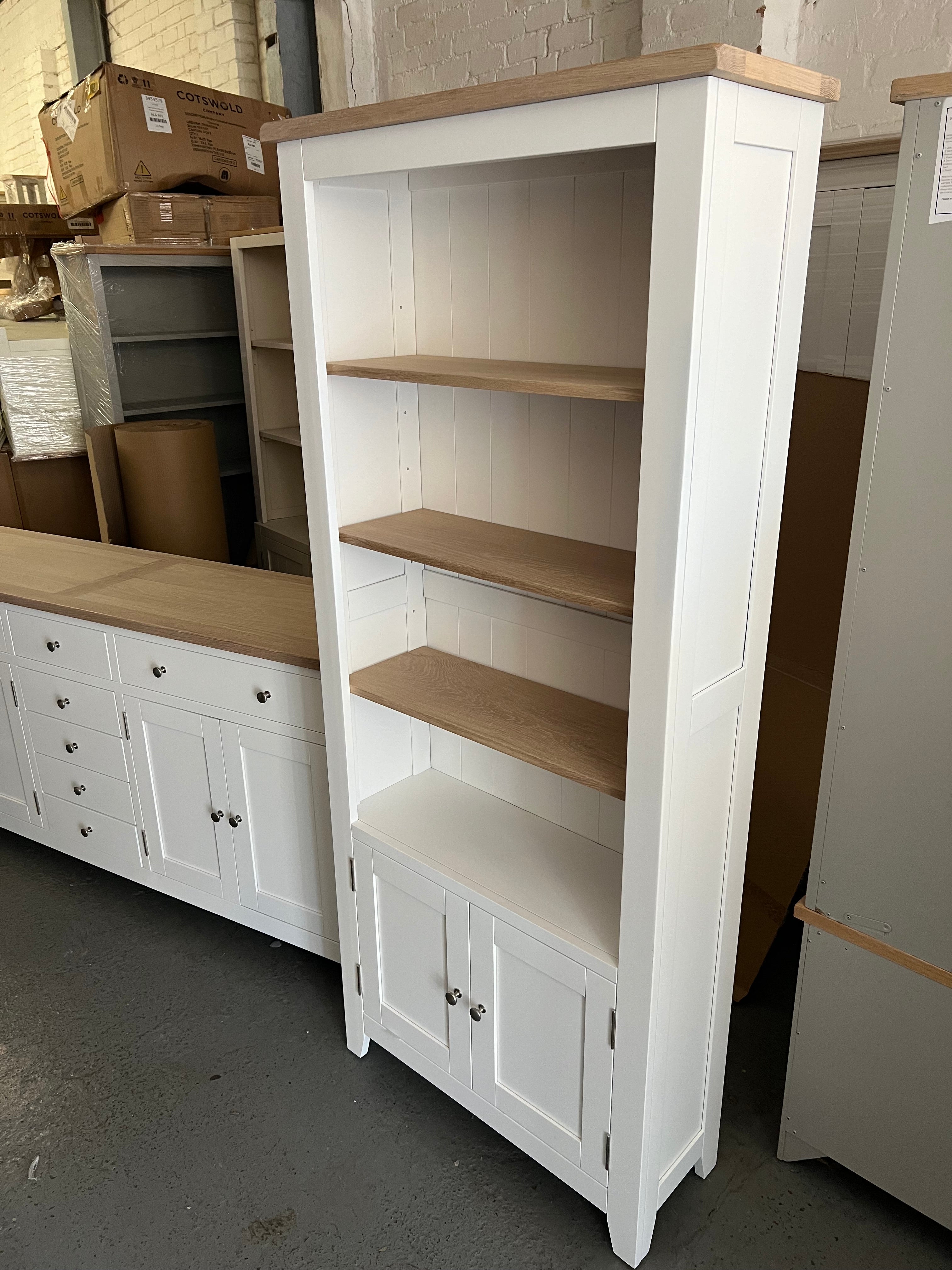 CHESTER PURE WHITE
Alcove Display Cabinet Quality Furniture Clearance Ltd