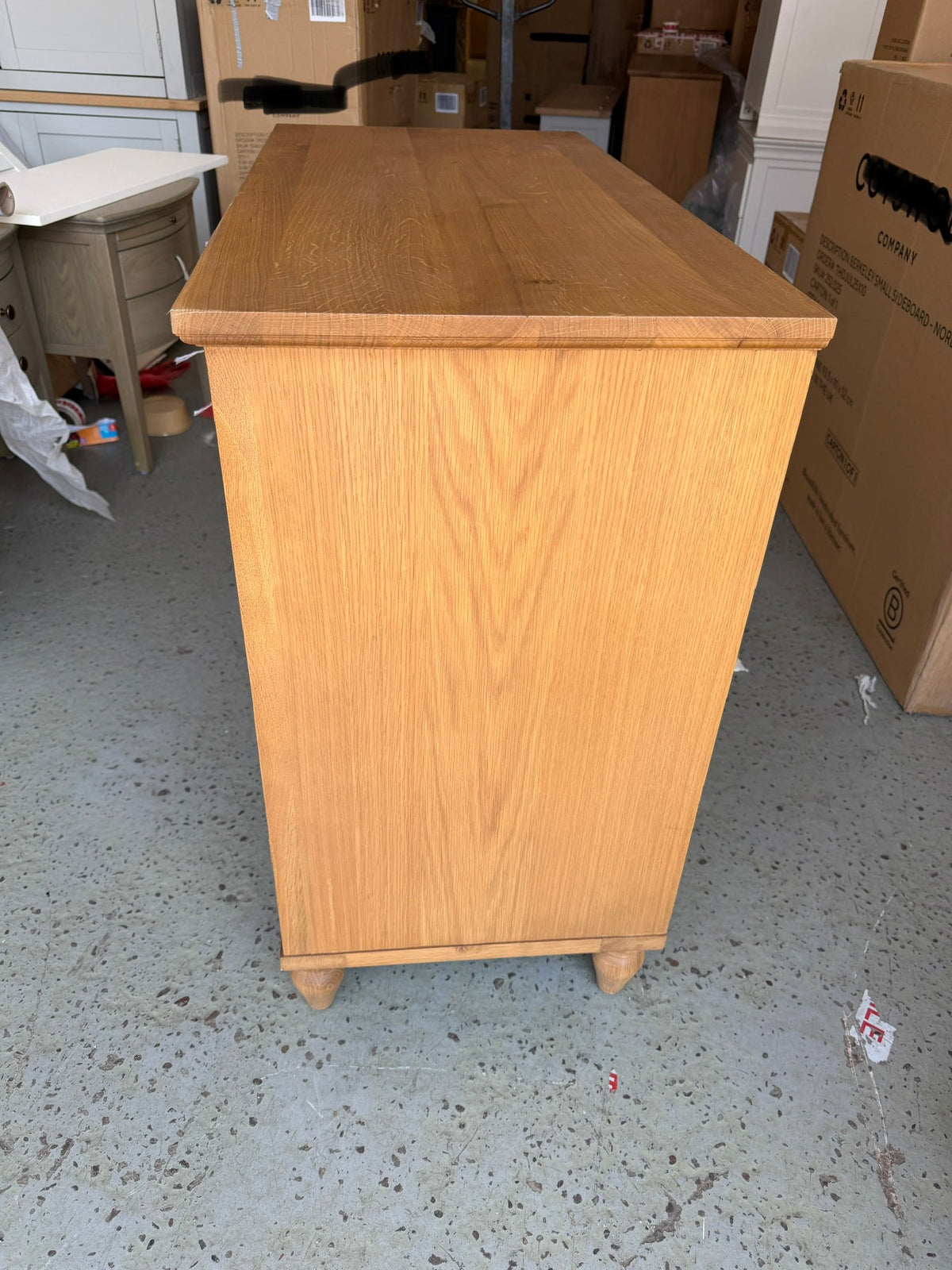 ELKSTONE MELLOW OAK
Small Sideboard Quality Furniture Clearance Ltd