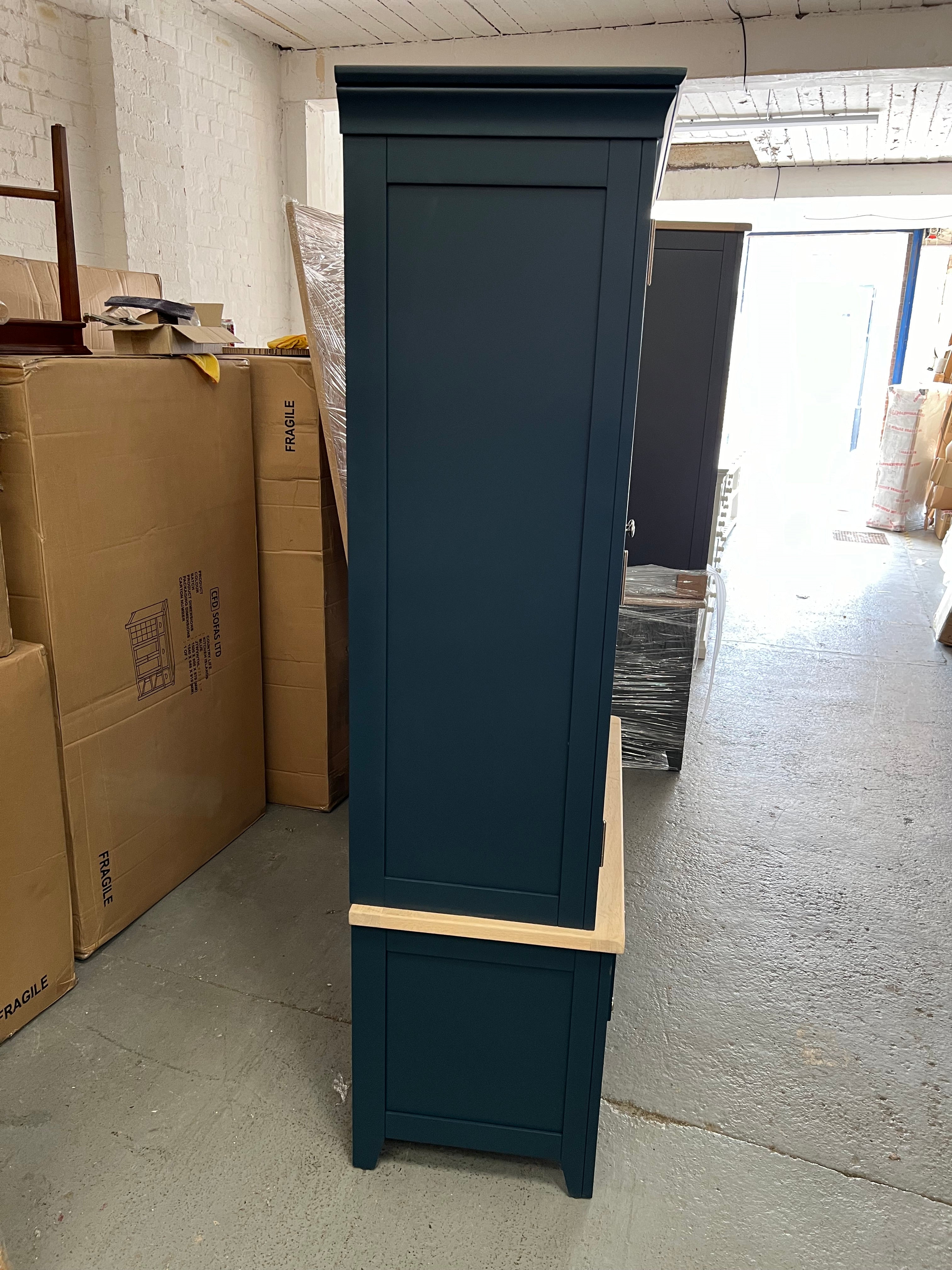 CHESTER MIDNIGHT BLUE
Double Larder Quality Furniture Clearance Ltd