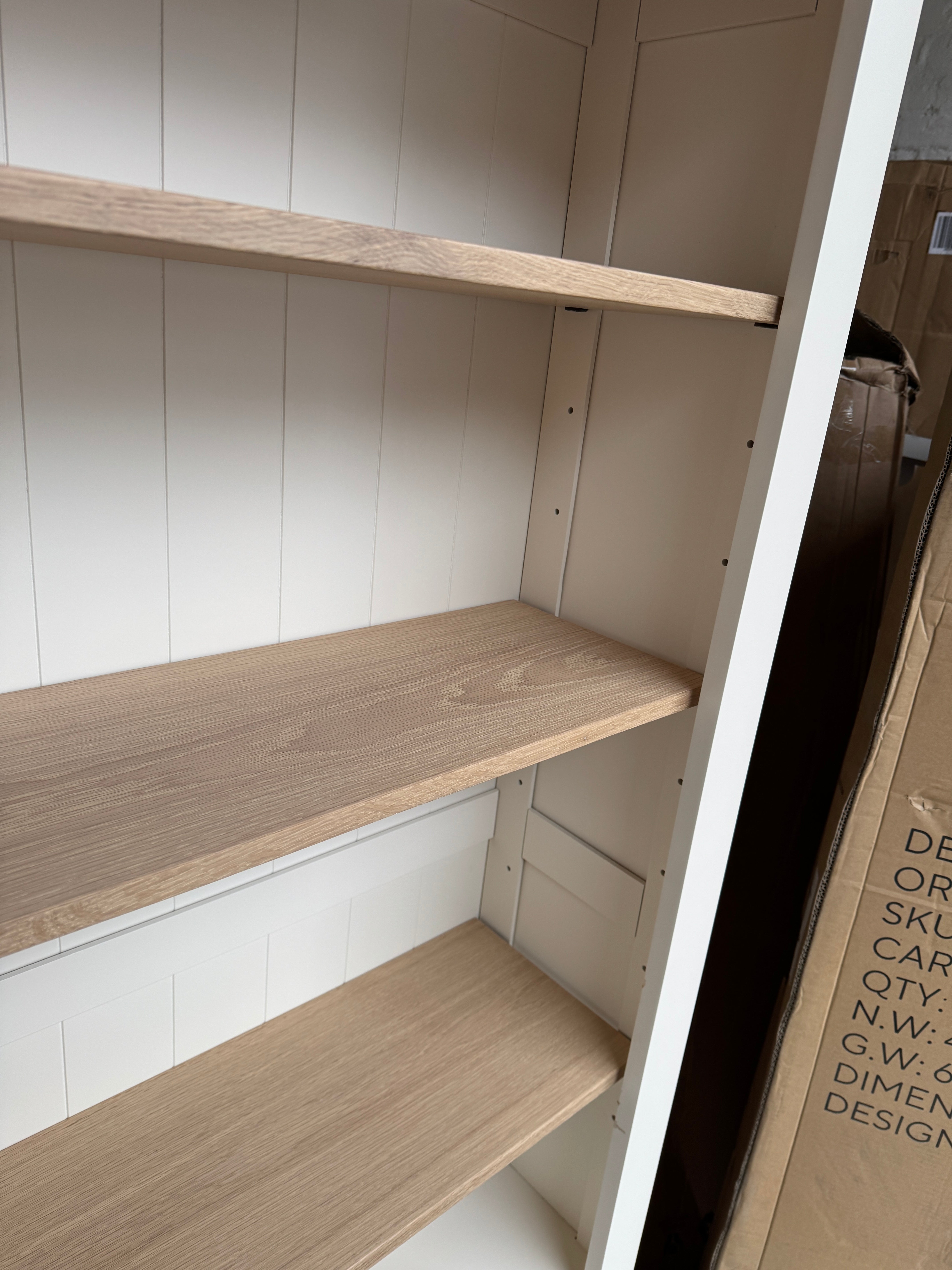 CHESTER CLASSIC CREAM
Alcove Display Cabinet Quality Furniture Clearance Ltd
