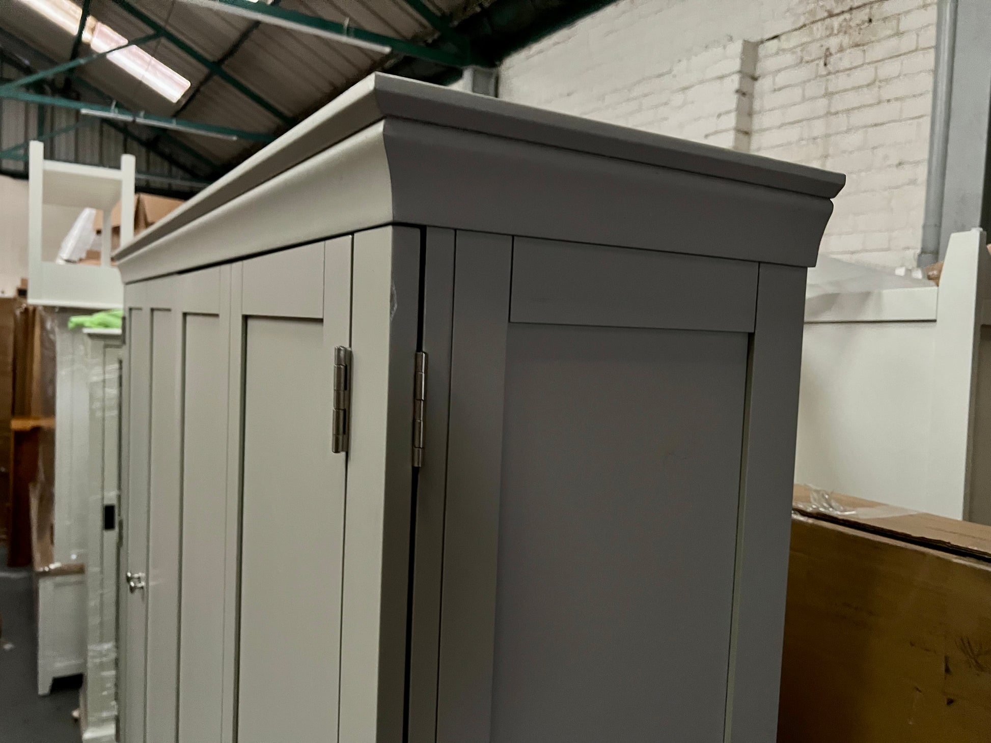 CHESTER DOVE GREY
Hideaway Media Unit Quality Furniture Clearance Ltd