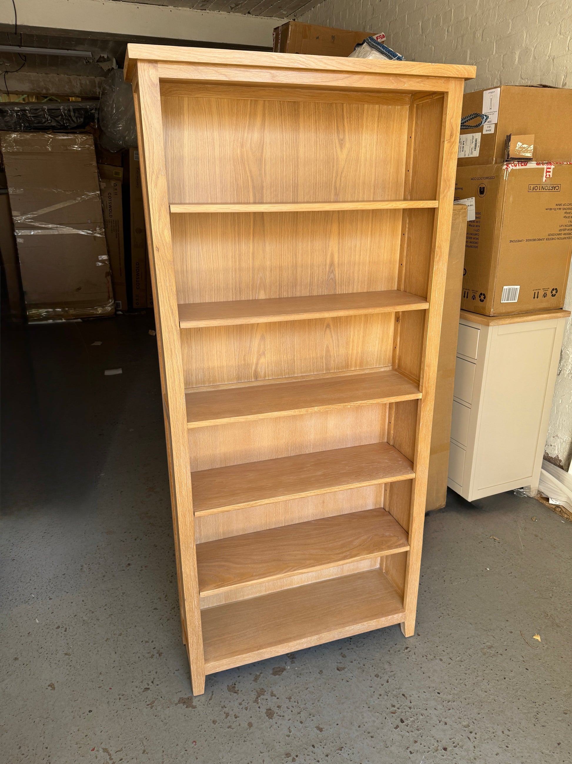 INGLESHAM WHITEWASH OAK
Large Bookcase Quality Furniture Clearance Ltd