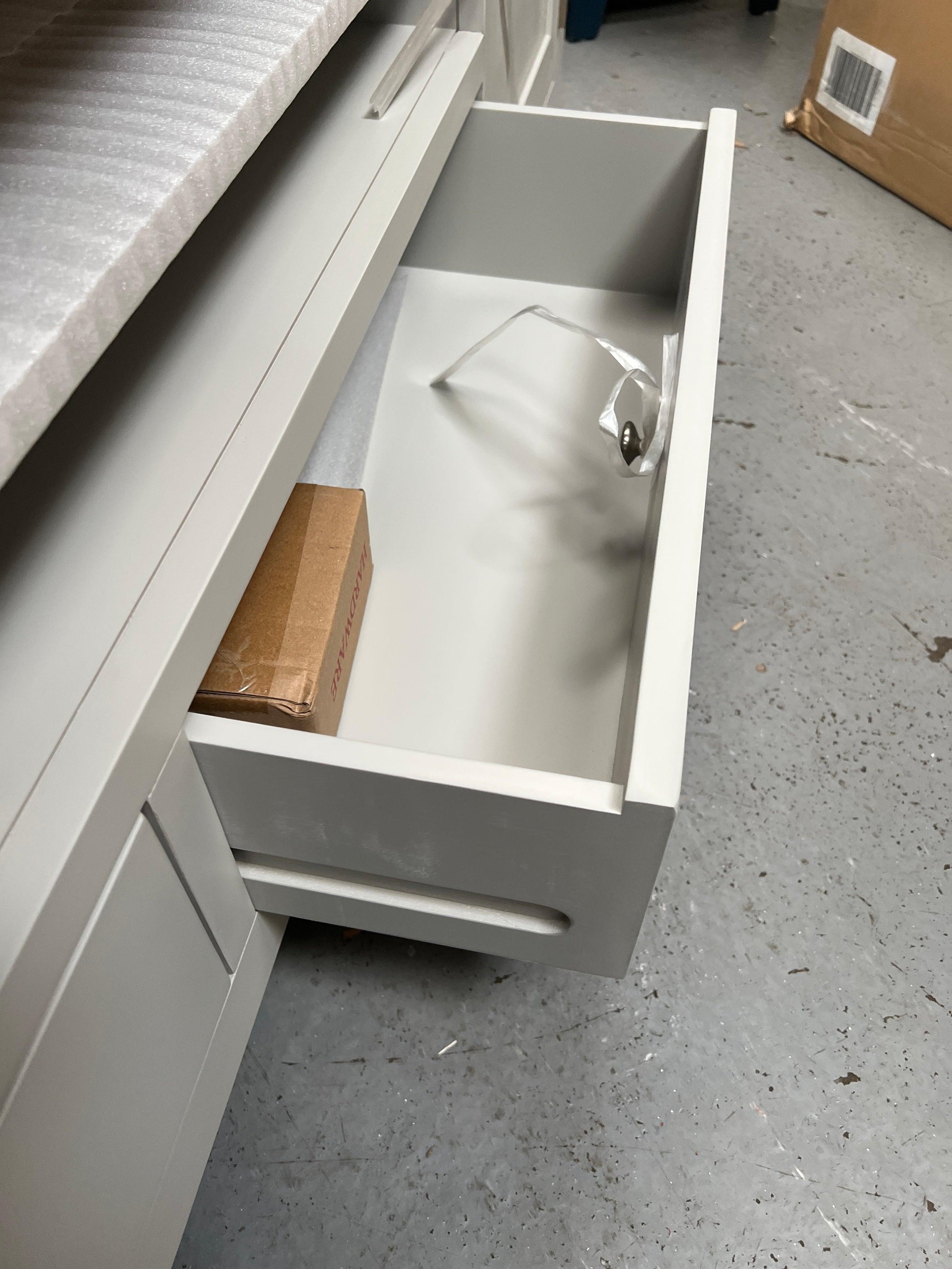 CHESTER DOVE GREY
XXL TV Stand up to 90" Quality Furniture Clearance Ltd