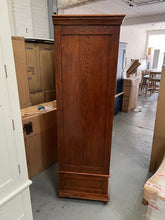 Load image into Gallery viewer, WINCHCOMBE DARK OAK
Double Wardrobe Quality Furniture Clearance Ltd
