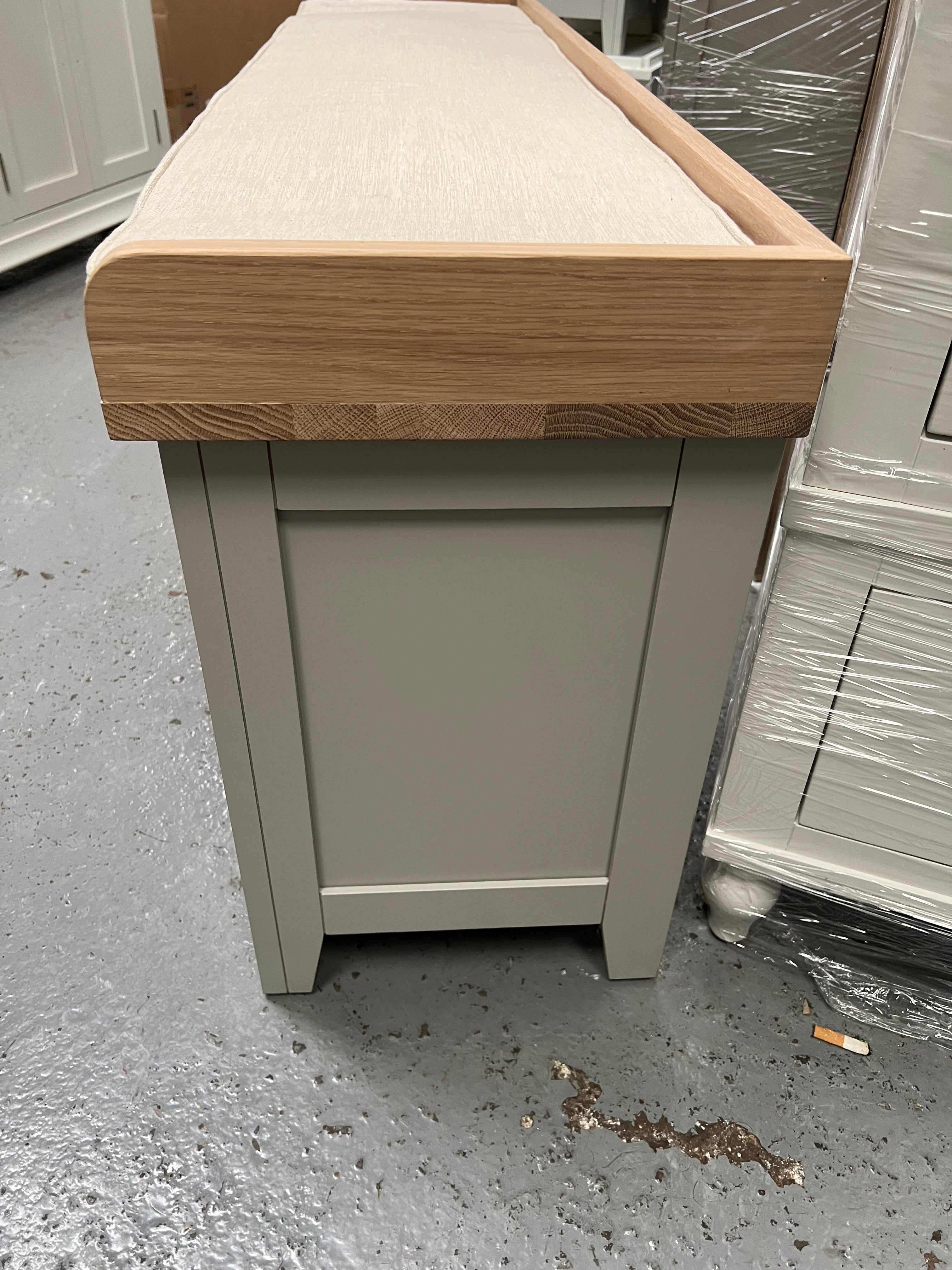 CHESTER DOVE GREY
Large Open Shoe Bench Quality Furniture Clearance Ltd