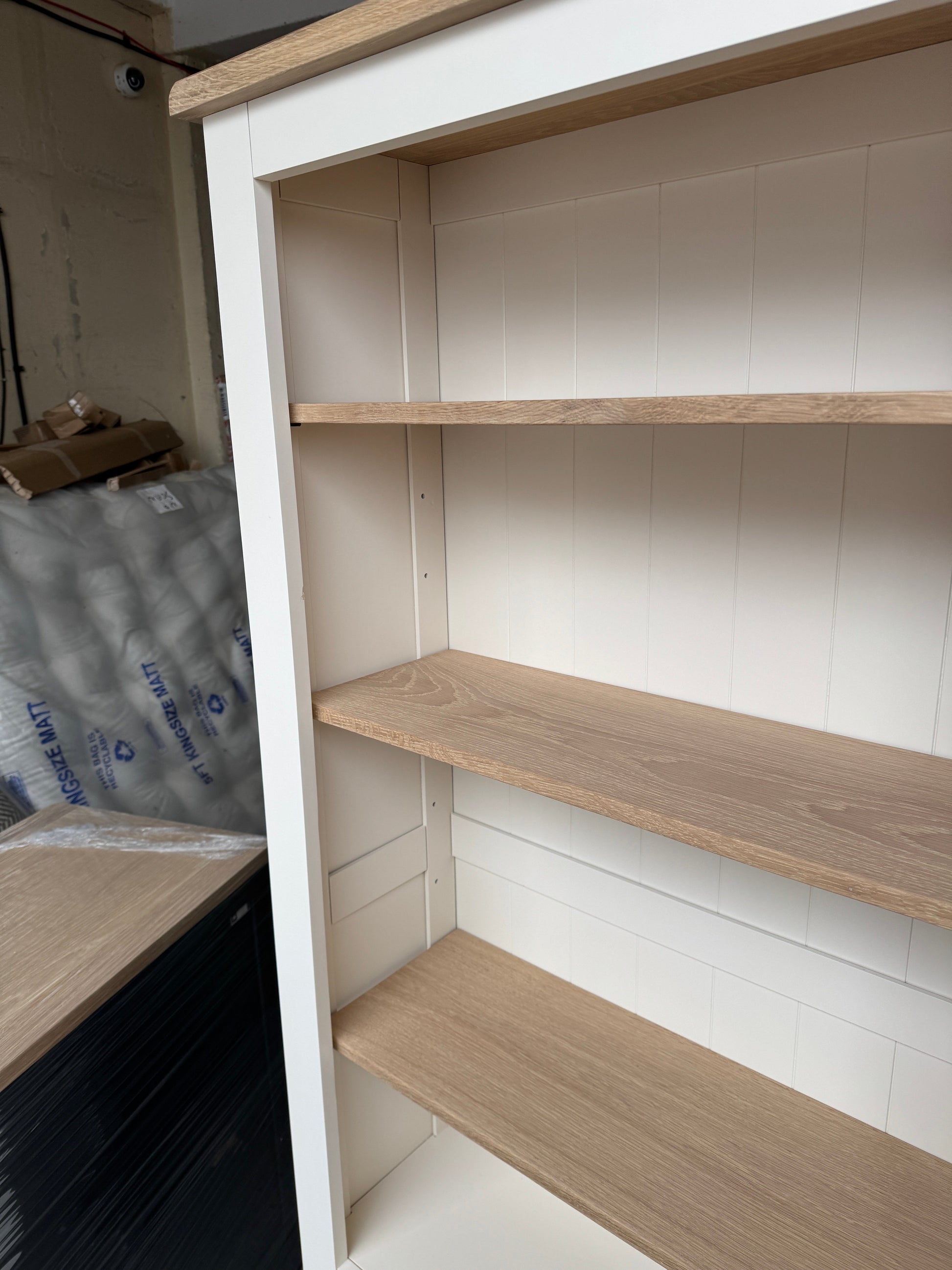 CHESTER CLASSIC CREAM
Alcove Display Cabinet Quality Furniture Clearance Ltd