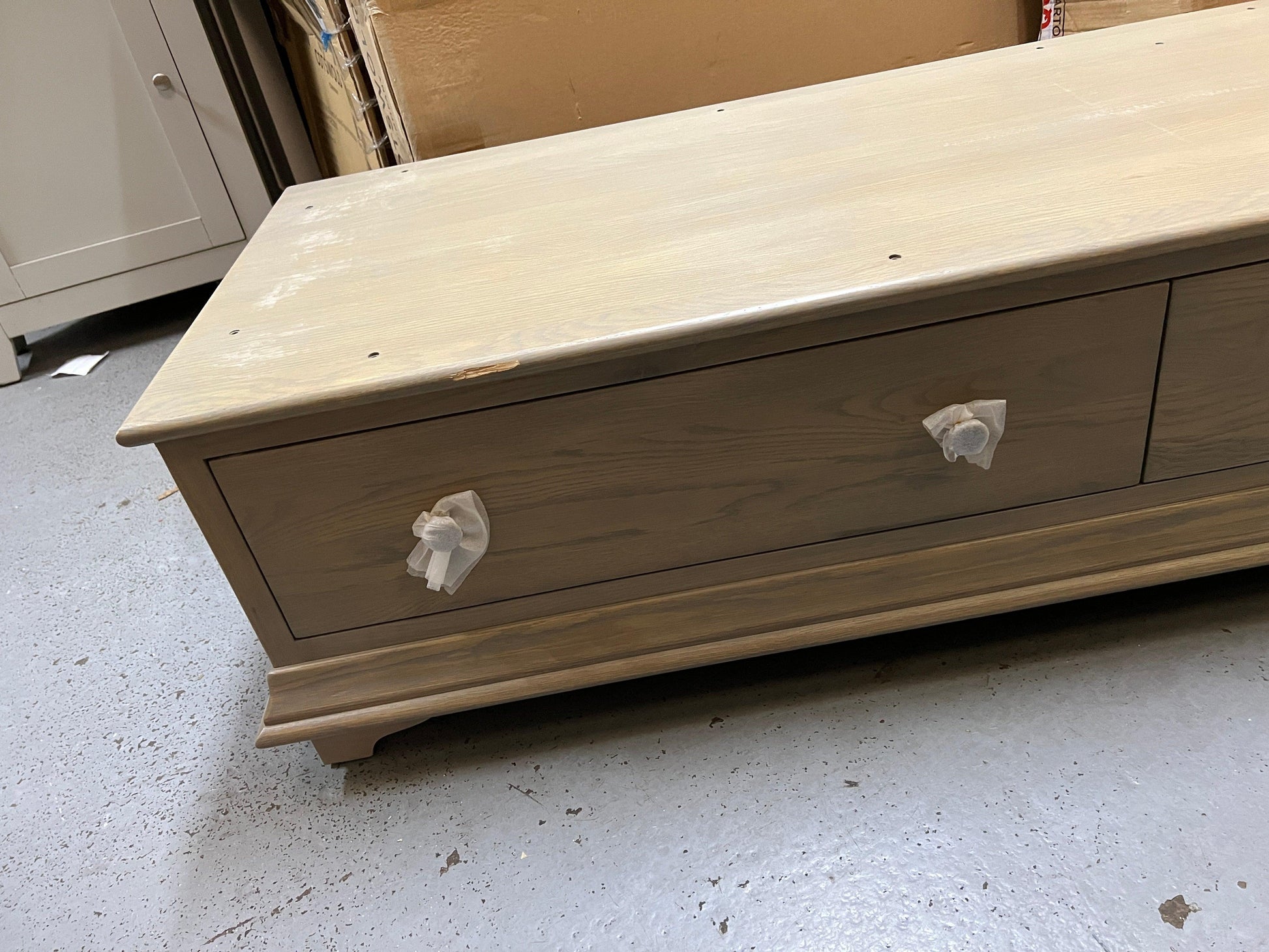 WINCHCOMBE SMOKED OAK Triple Wardrobe Quality Furniture Clearance Ltd