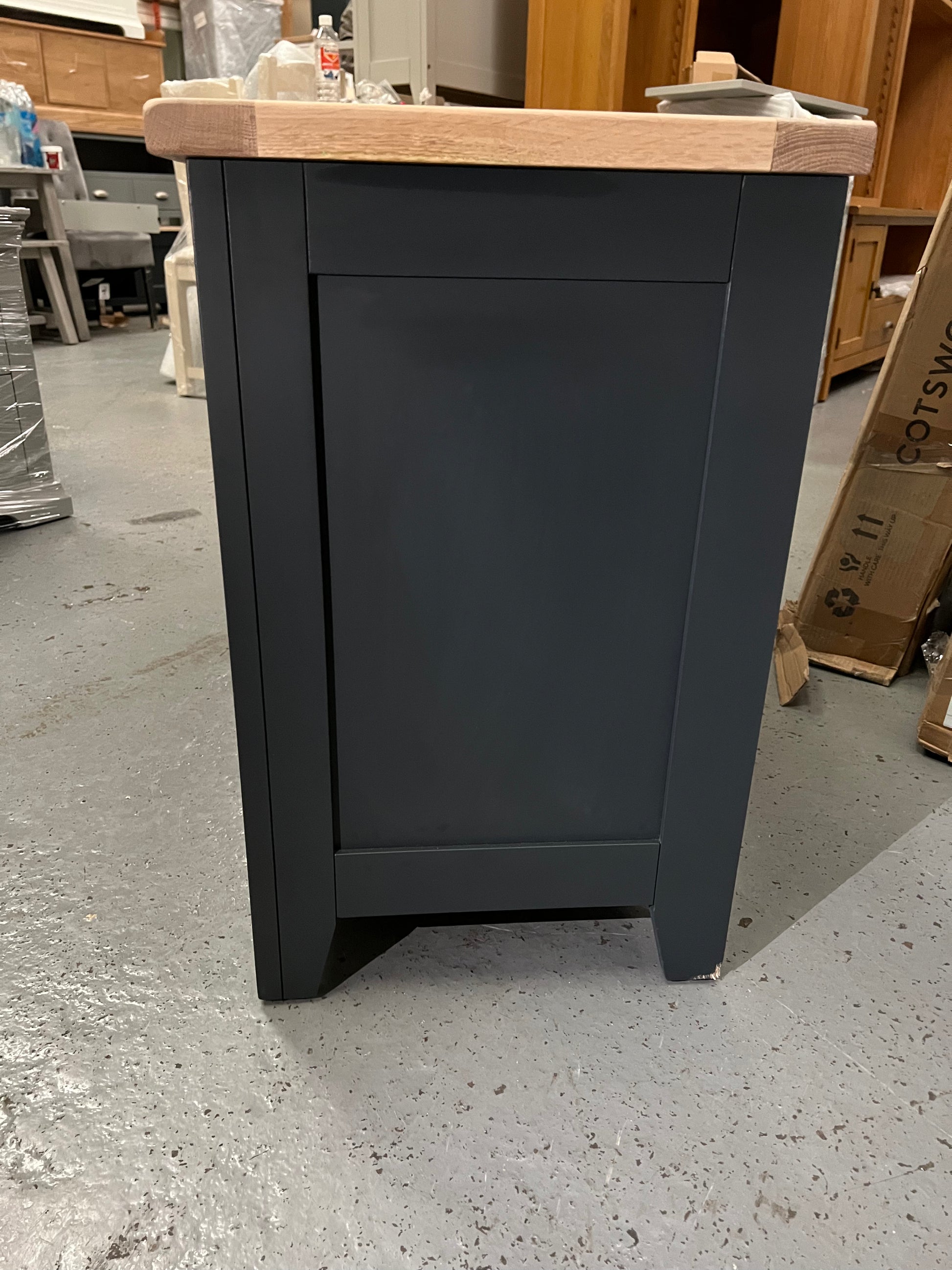 CHESTER CHARCOAL
XXL TV Stand up to 90" Quality Furniture Clearance Ltd