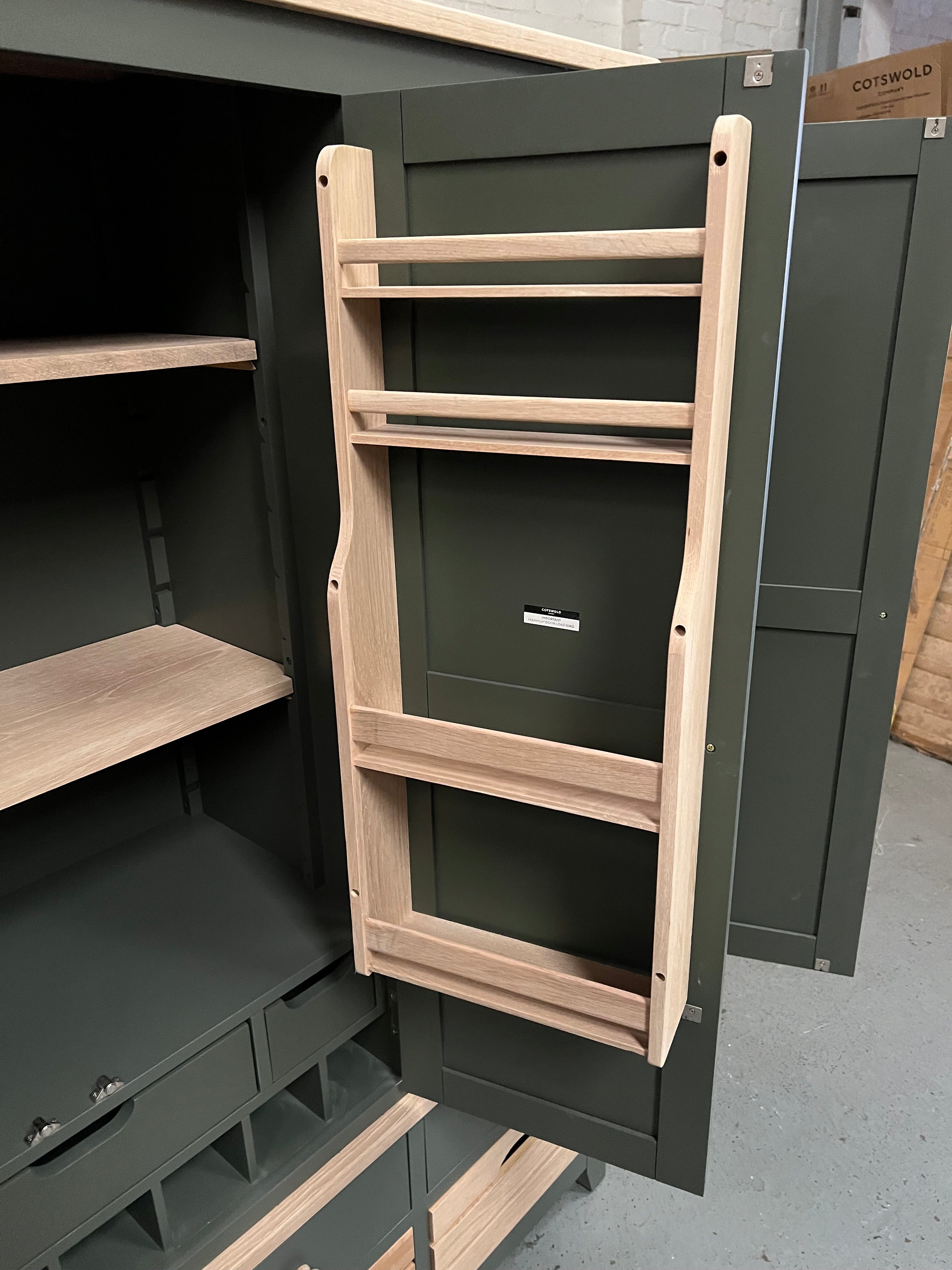 CHESTER FOREST GREEN
Triple Larder Quality Furniture Clearance Ltd