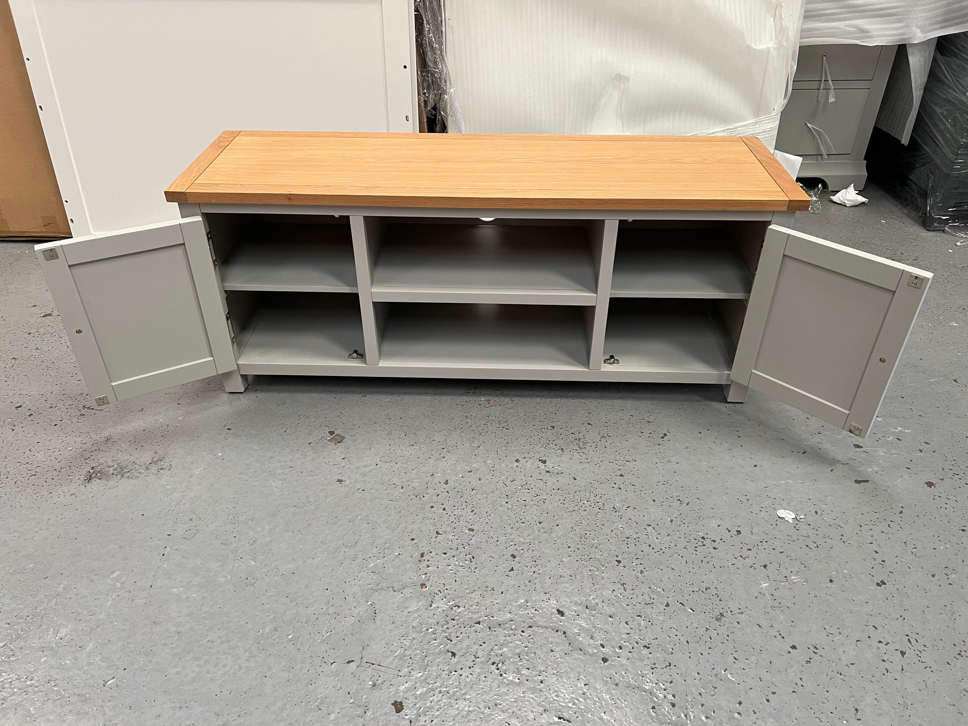 SIMPLY COTSWOLD PEBBLE GREY TV Stand up to 50" Quality Furniture Clearance Ltd