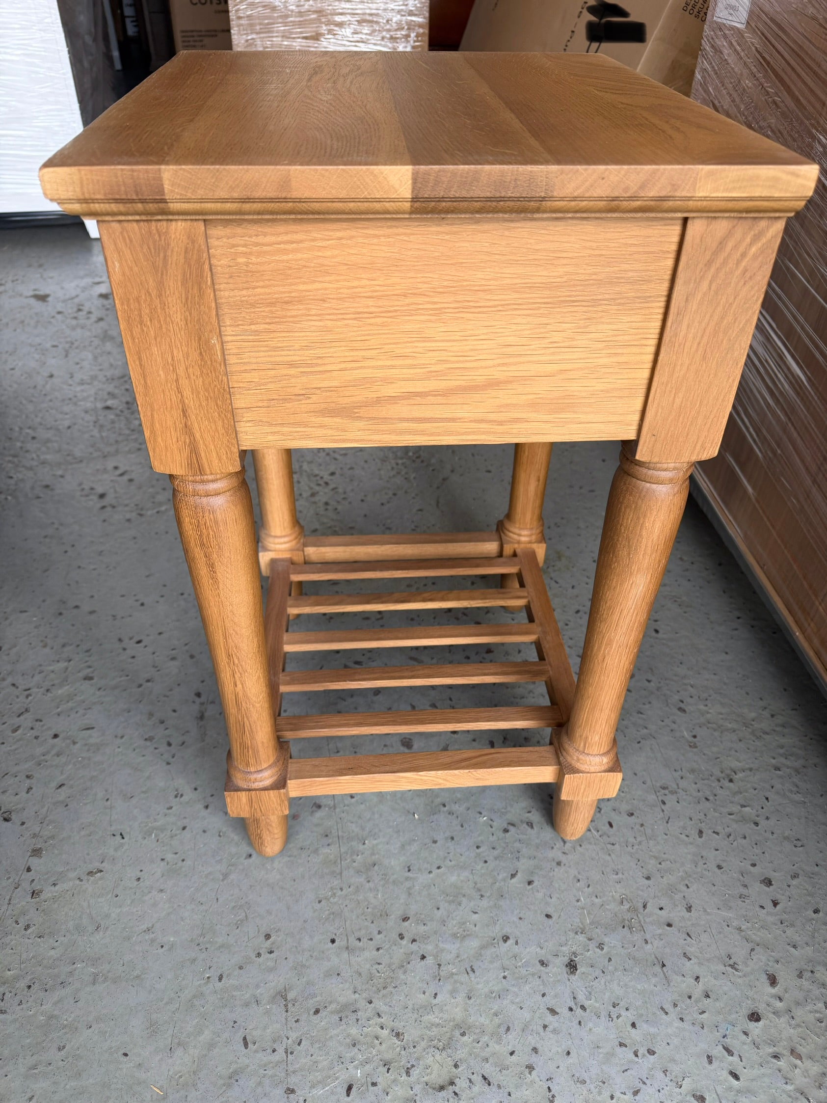 ELKSTONE MELLOW OAK
1 Drawer Bedside Table - set of 2 Quality Furniture Clearance Ltd