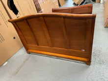 Load image into Gallery viewer, Winchcombe Dark Oak NEW 5ft Kingsize Sleigh Bed Quality Furniture Clearance Ltd
