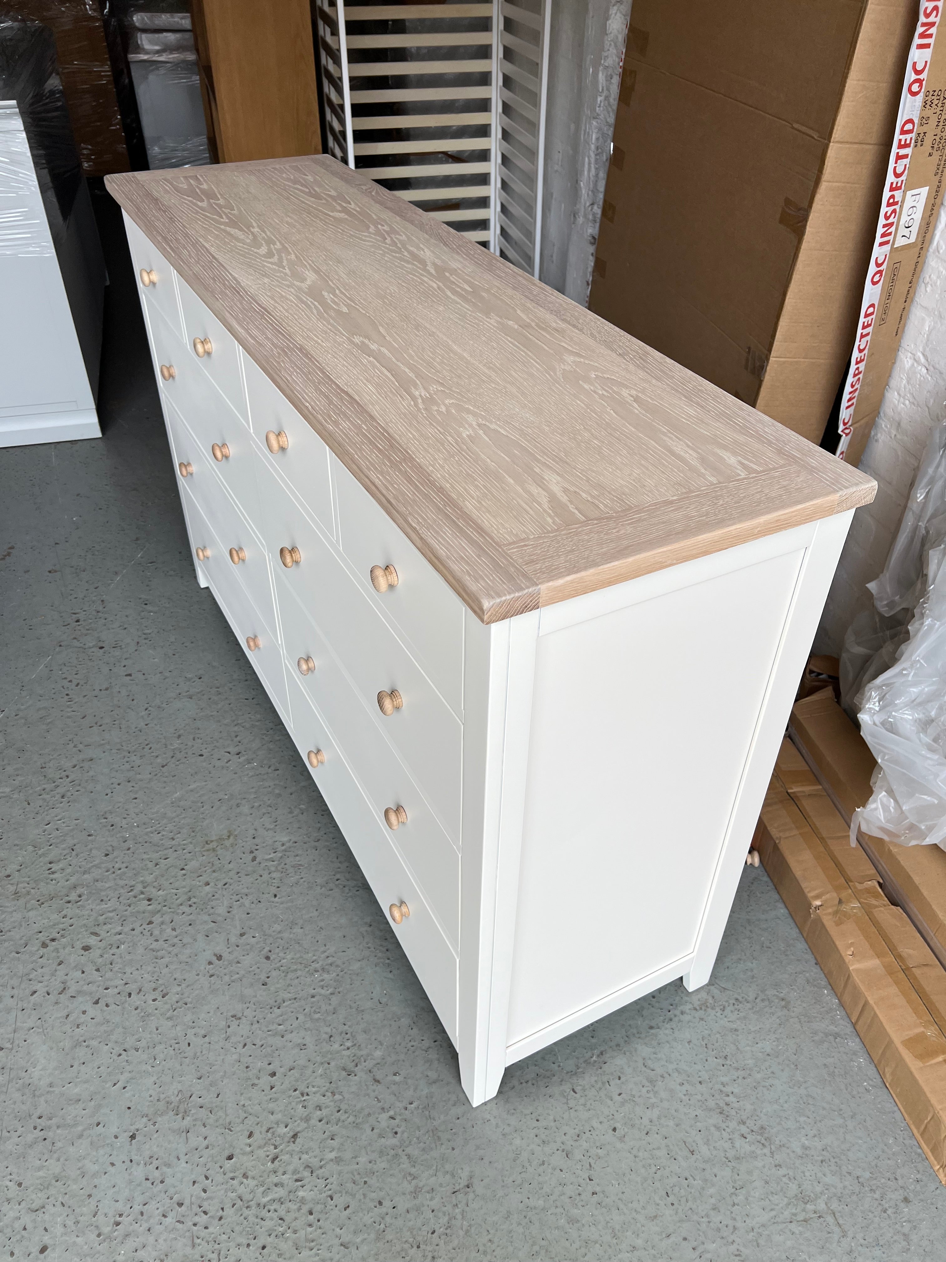 CHESTER CLASSIC CREAM
10 Drawer Chest Quality Furniture Clearance Ltd