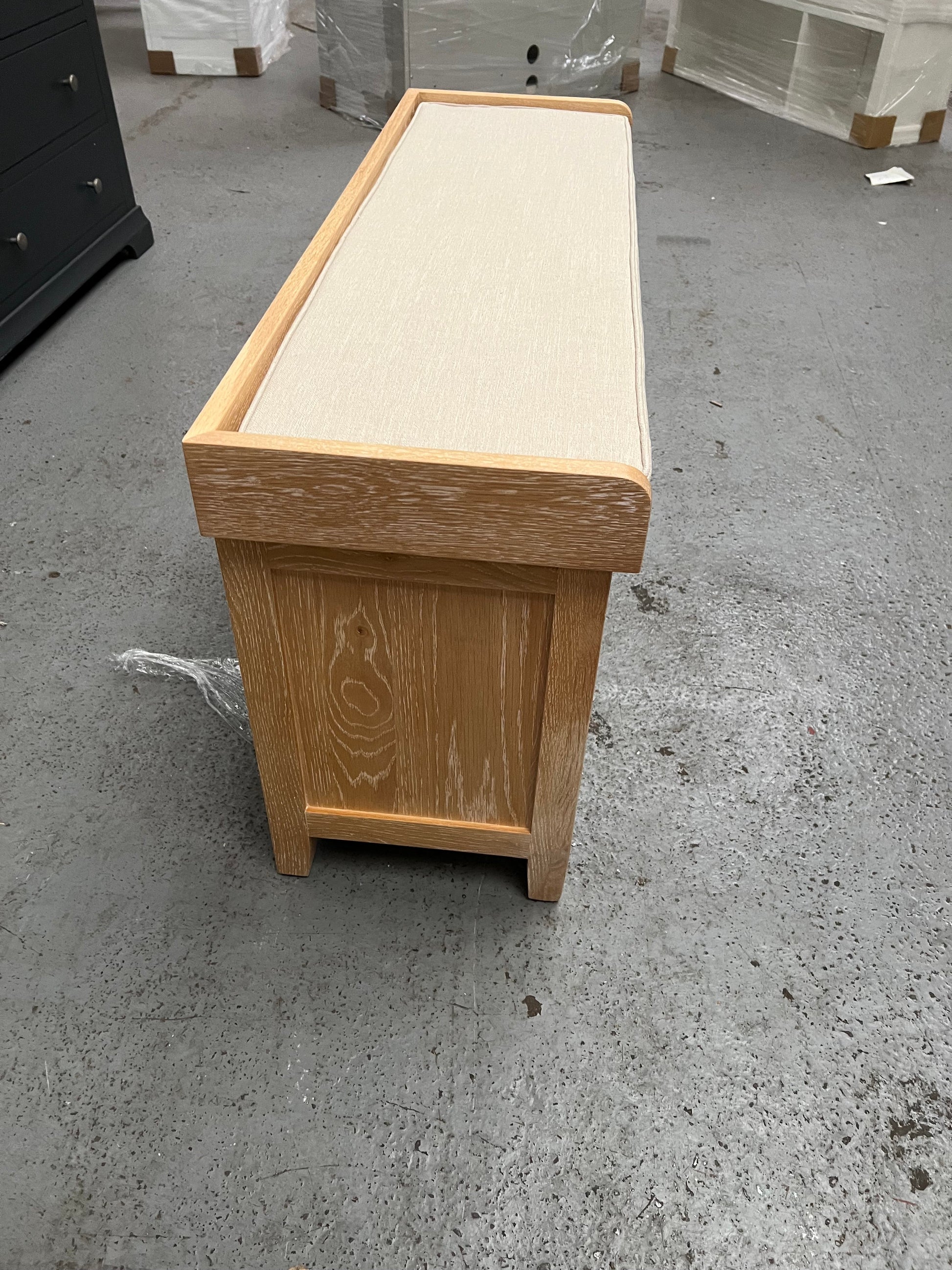 INGLESHAM WHITEWASH OAK
Shoe Storage Bench Quality Furniture Clearance Ltd
