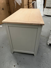 Load image into Gallery viewer, CHESTER DOVE GREY
Breakfast Bar Island and Stools Set Quality Furniture Clearance Ltd
