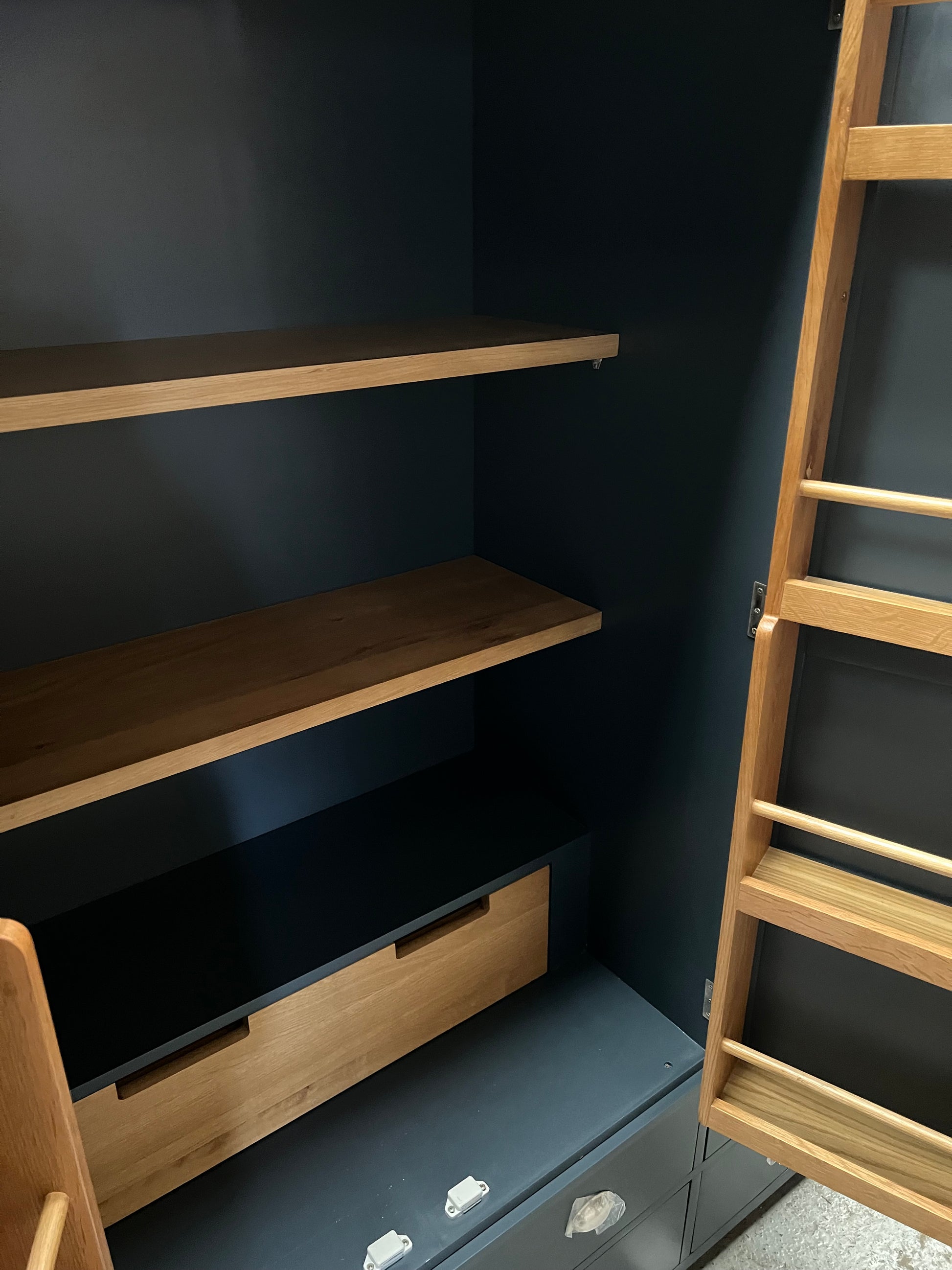 Hampshire ‘Country Life’ Triple Larder - Blue Quality Furniture Clearance Ltd