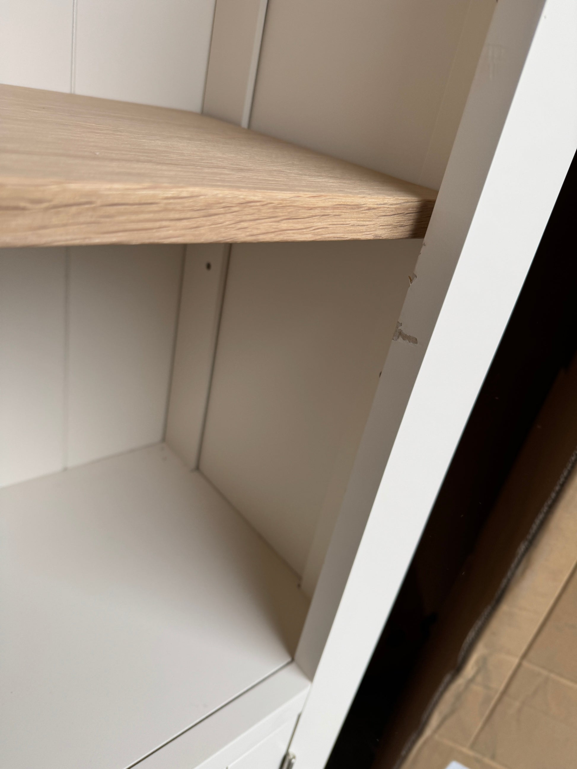 CHESTER CLASSIC CREAM
Alcove Display Cabinet Quality Furniture Clearance Ltd