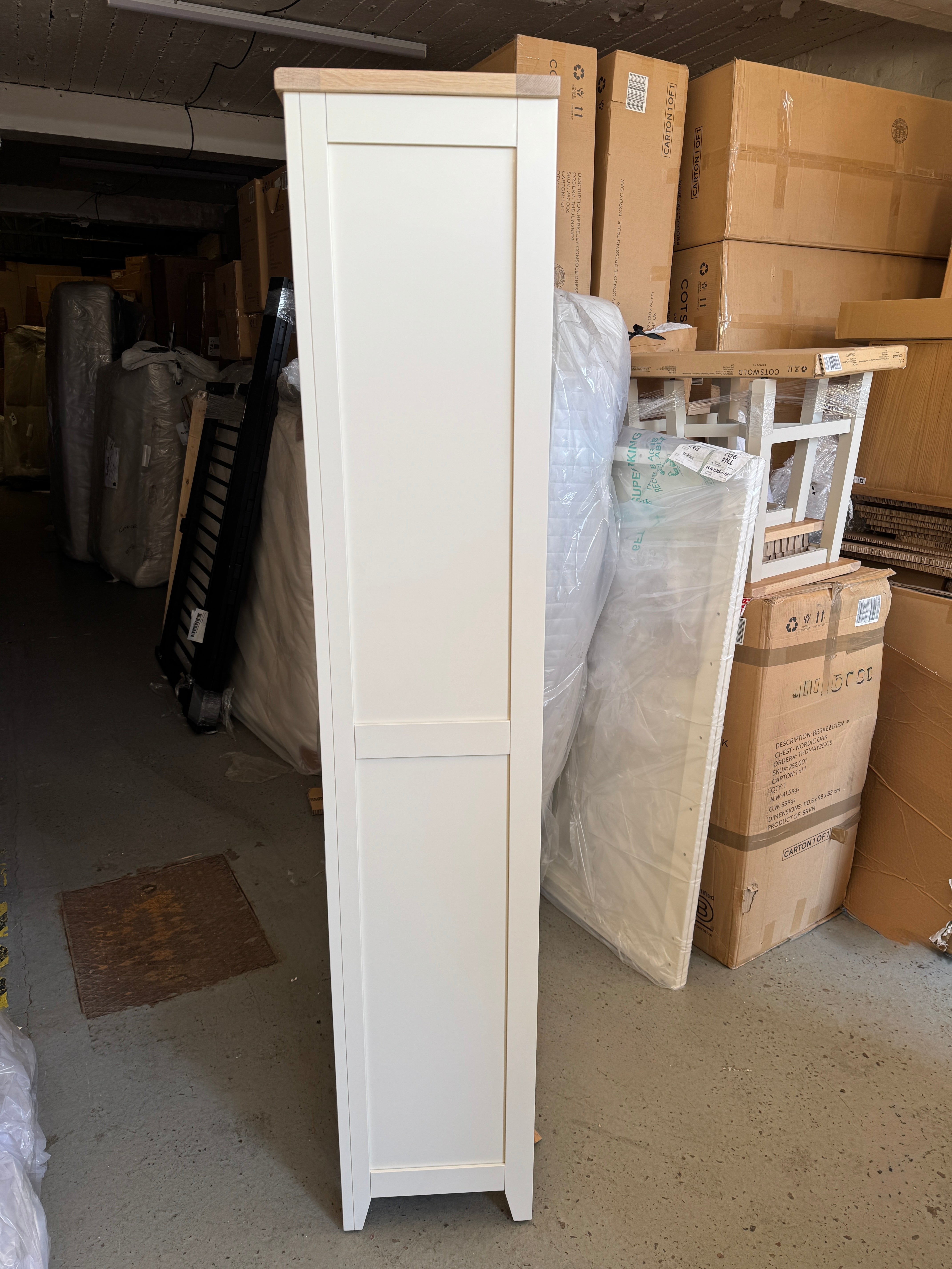 CHESTER CLASSIC CREAM
2 Door Hallway Cupboard Quality Furniture Clearance Ltd