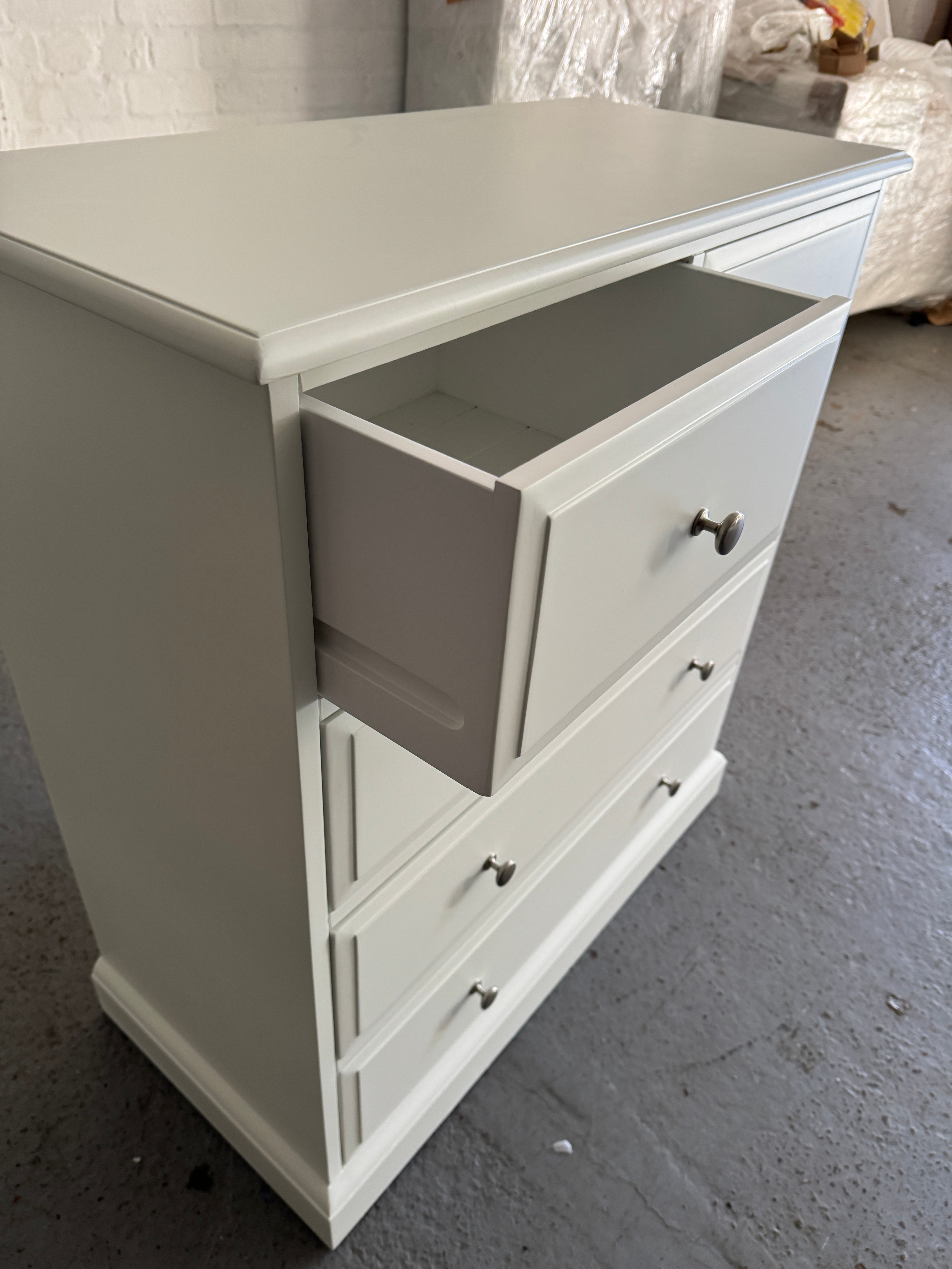 PENSHAM PURE WHITE
5 Drawer Chest