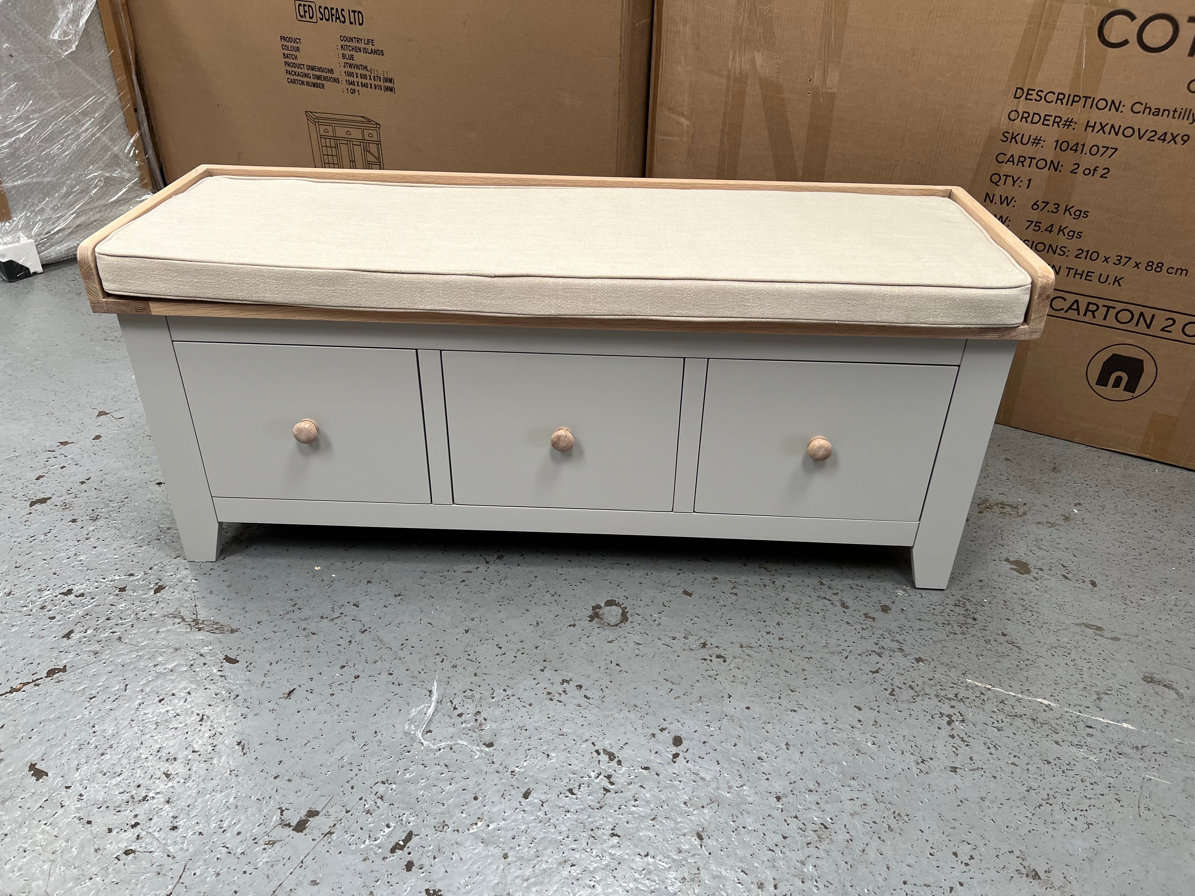CHESTER DOVE GREY
3 Drawer Shoe Bench Quality Furniture Clearance Ltd