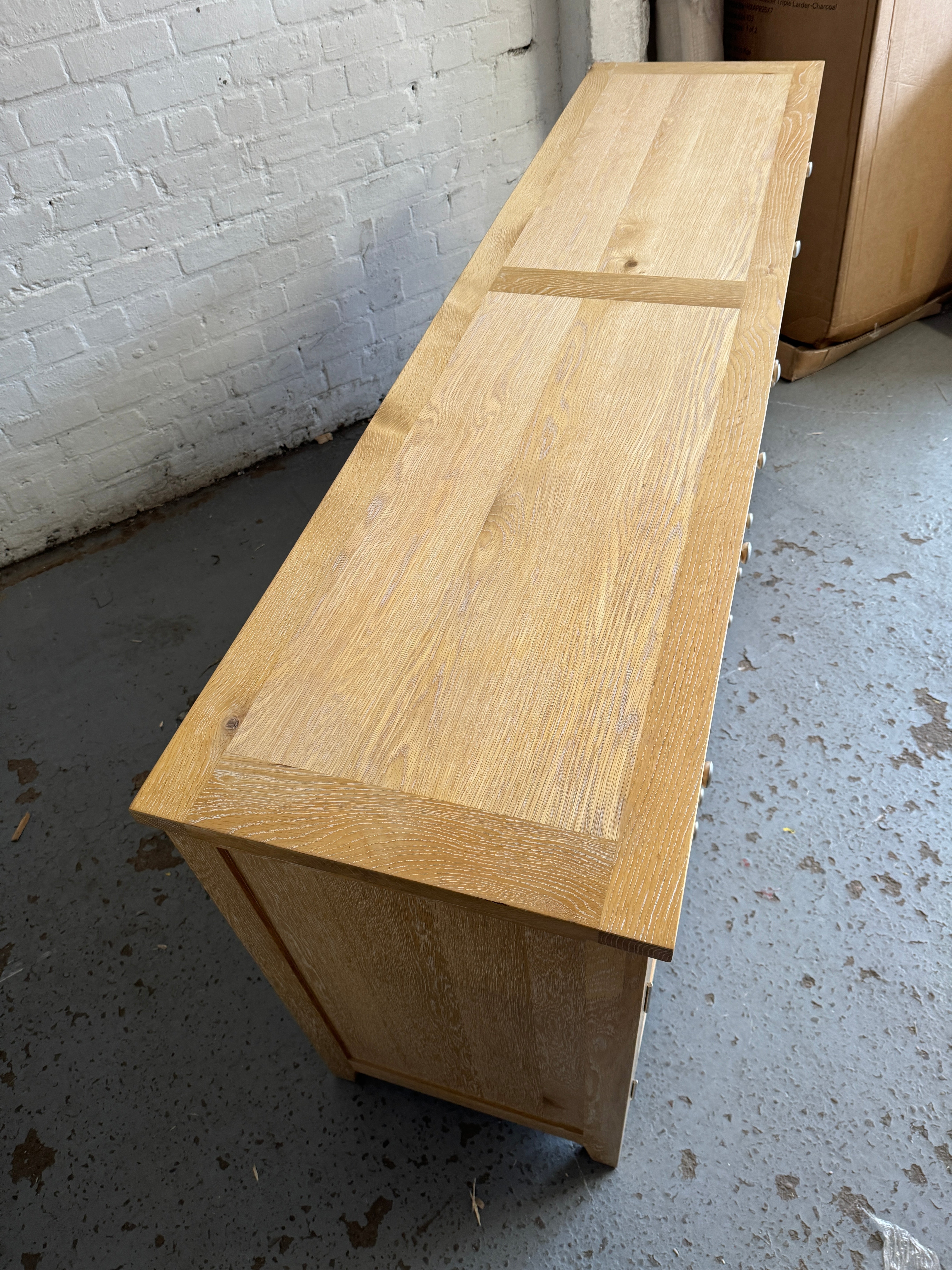 INGLESHAM WHITEWASH OAK
Grand Sideboard Quality Furniture Clearance Ltd
