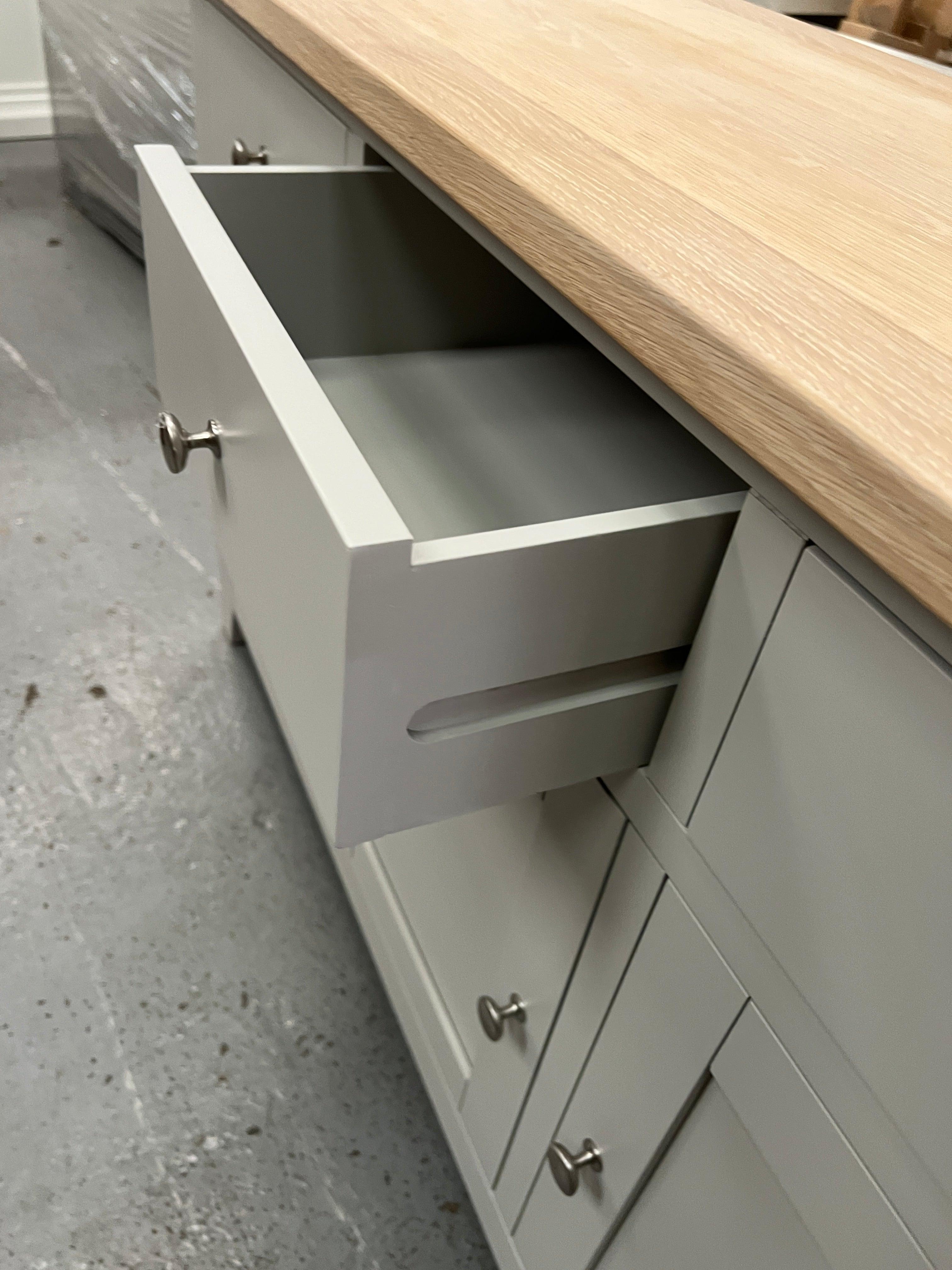 CHESTER DOVE GREY
Large Sideboard Quality Furniture Clearance Ltd